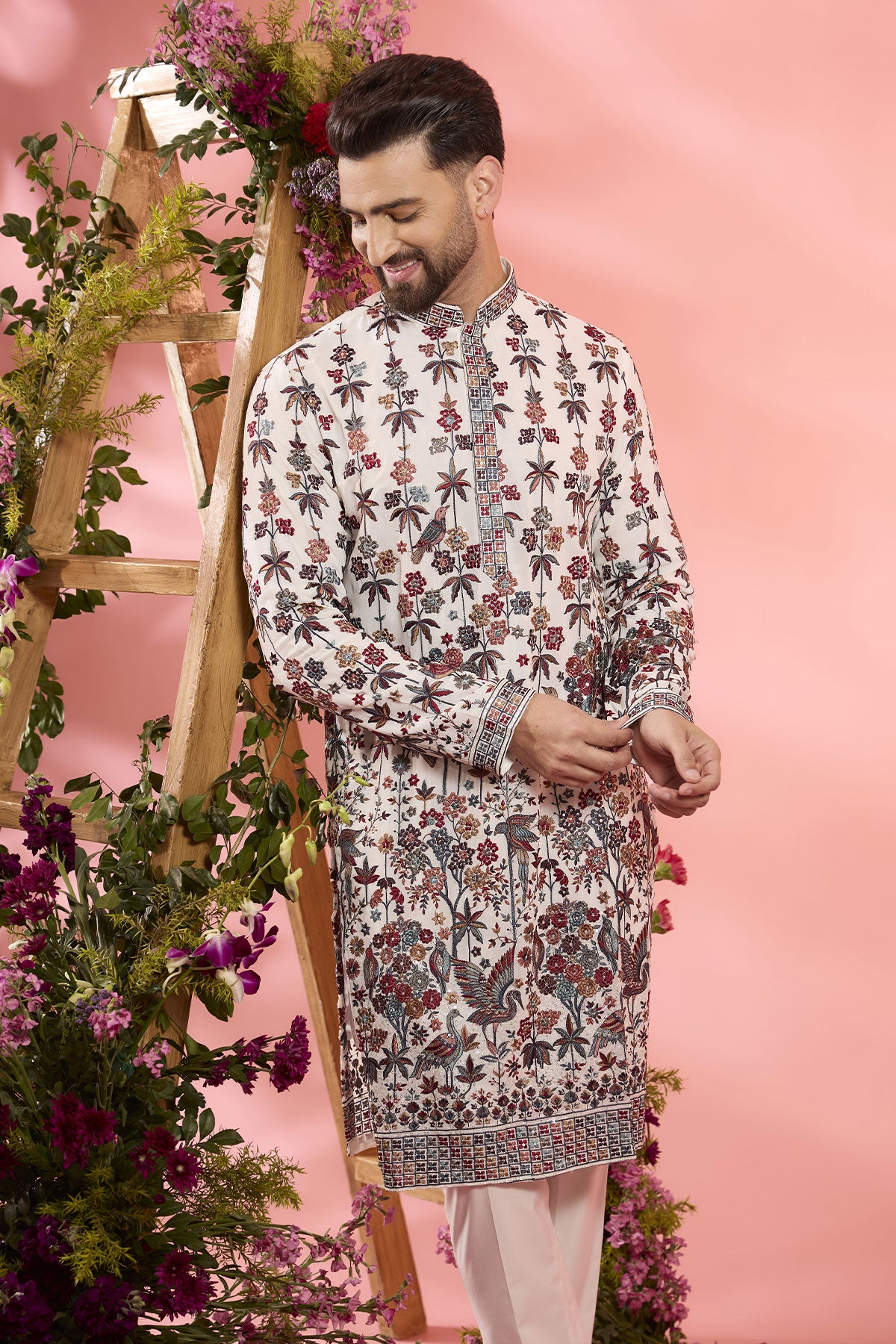 White Georgette Floral & Fauna Embroidered Chikankari Kurta