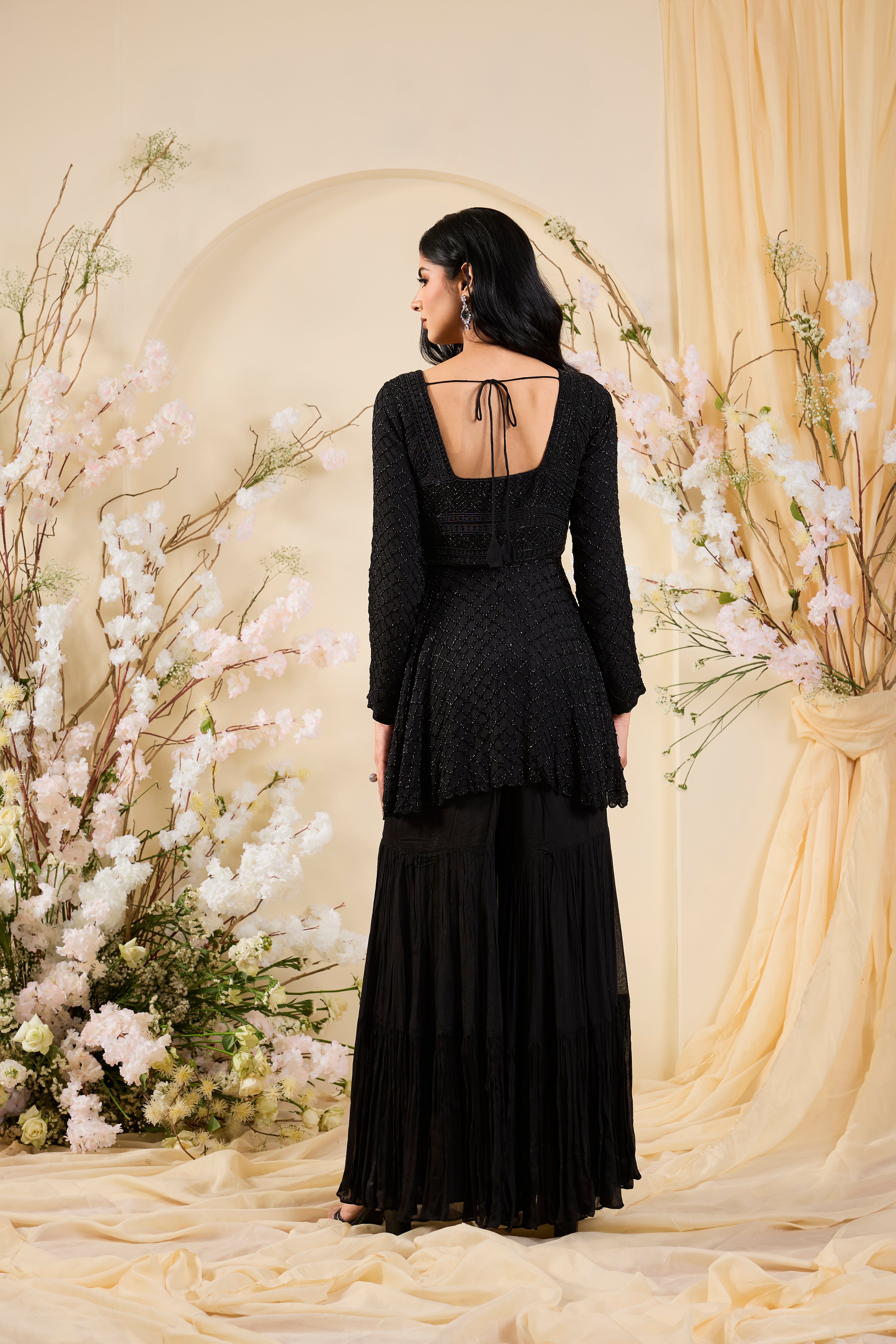 Noir Enchantment: A Statement in Midnight Glamour