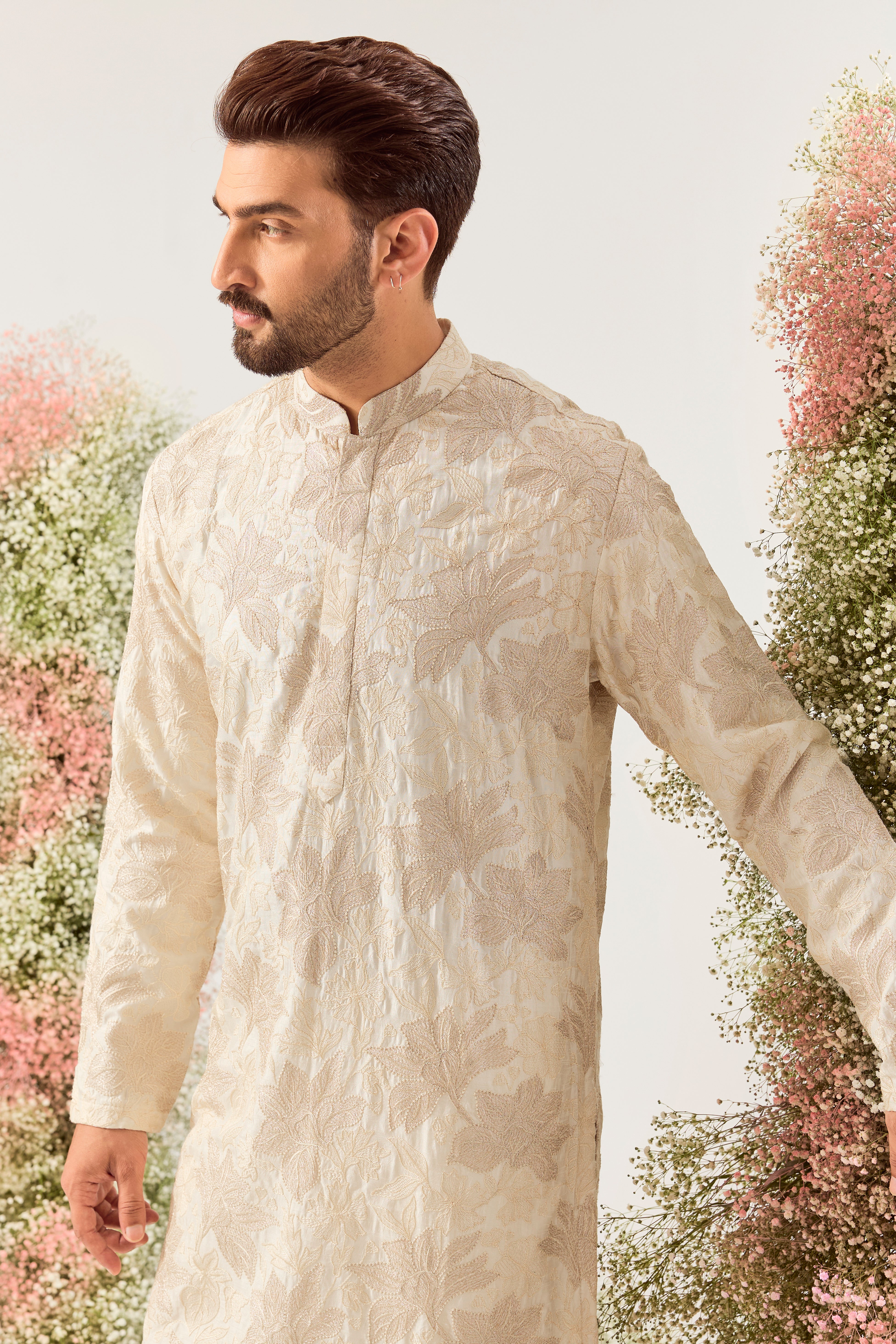 cream floral chikankari kurta with intricate two tone thread work
