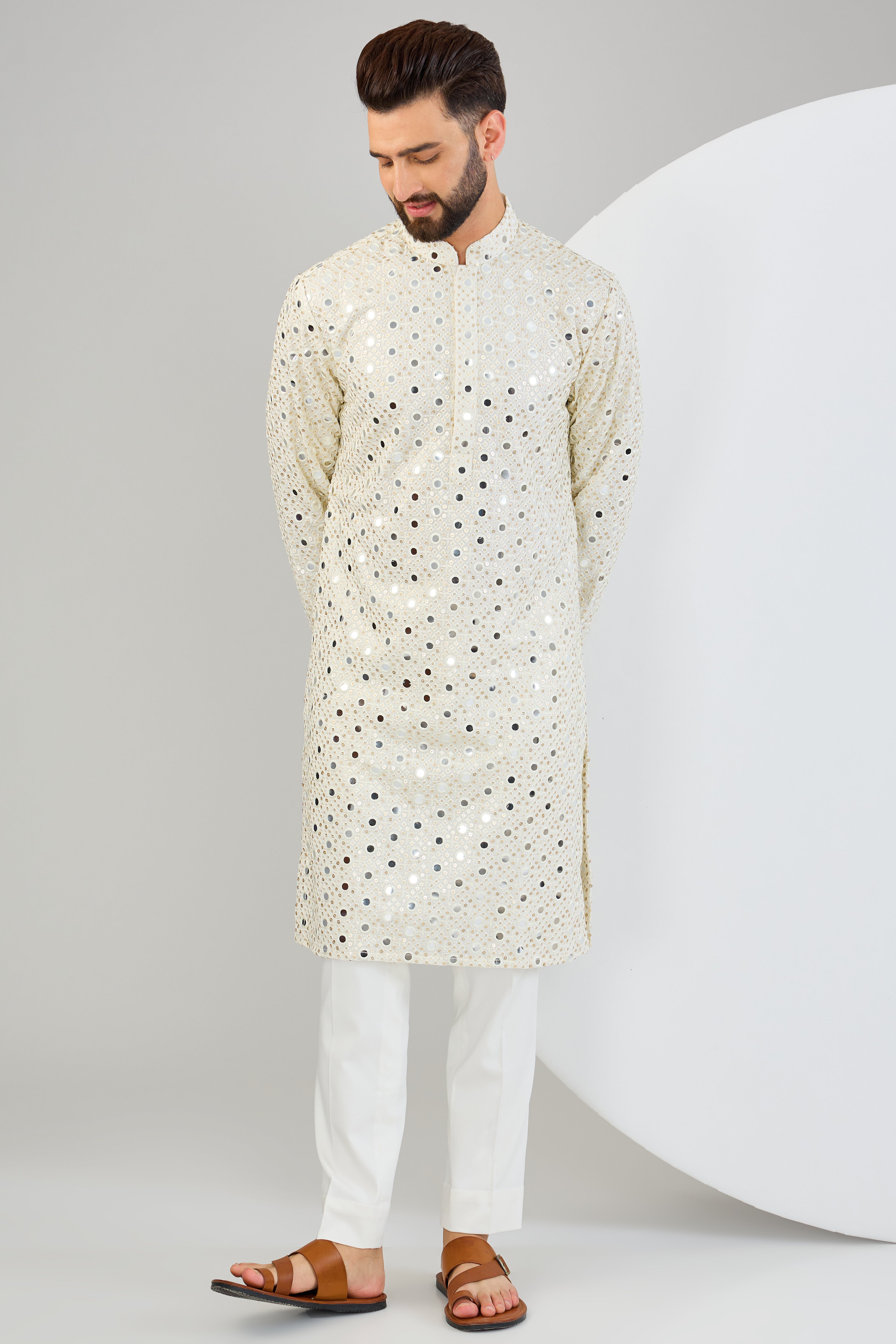 Cream mirror-work kurta with intricate gold sequin highlighting. - kasbahmen