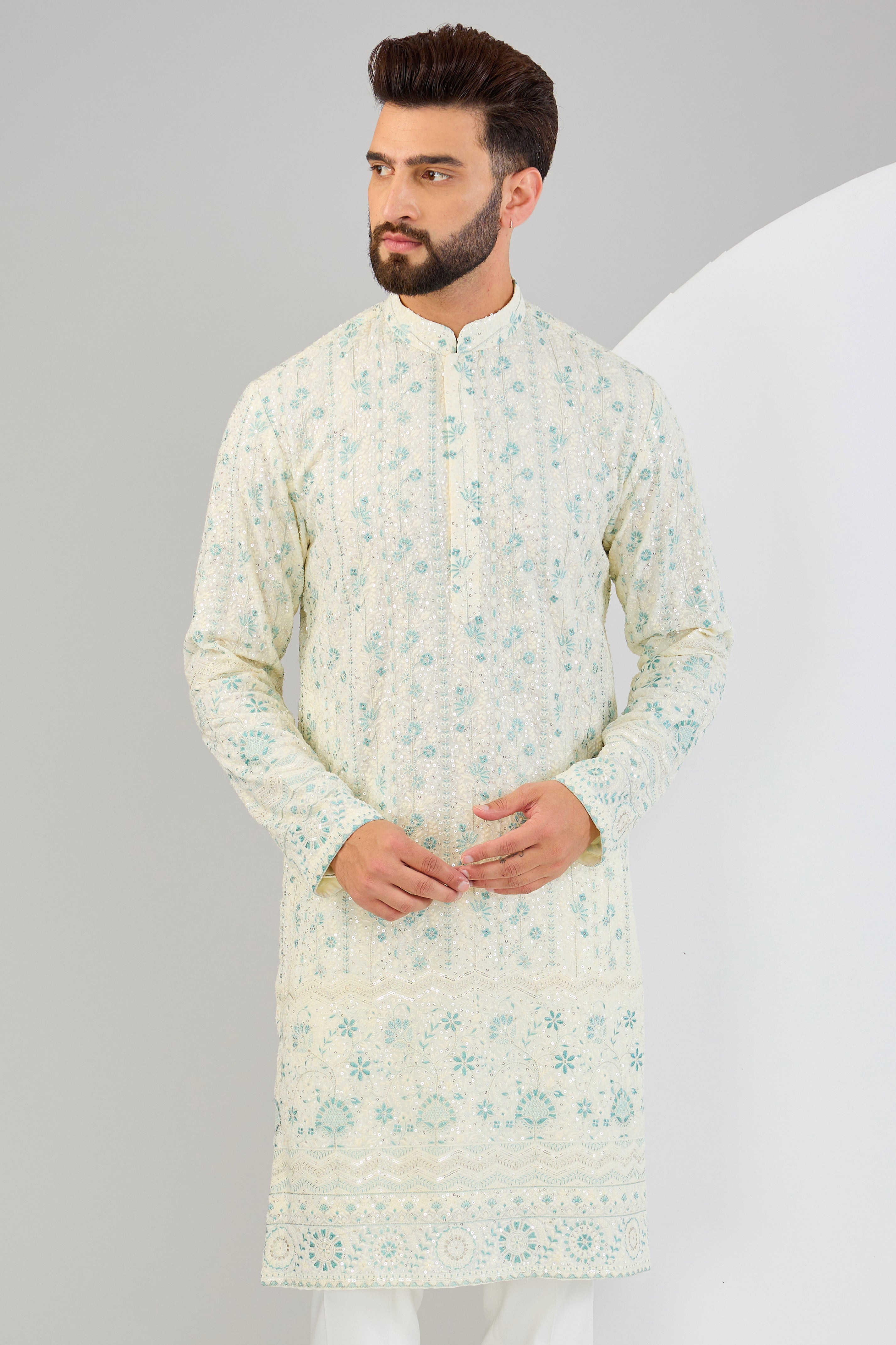 Cream chikankari kurta with intricate floral embroidery. - kasbahmen