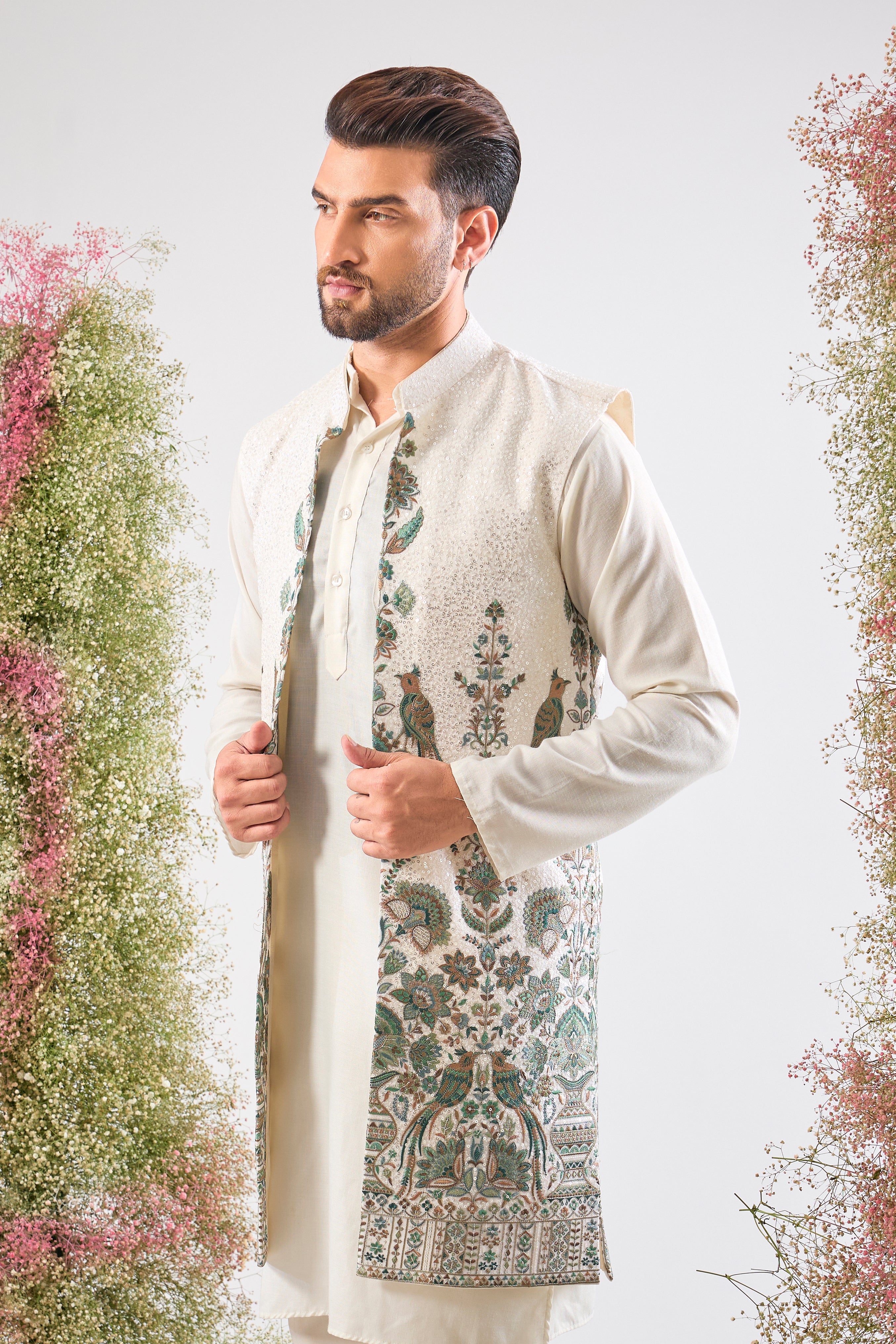 White brilliance. Grand design. Our Long Open Jacket features dazzling sequins and spectacular Detailed Flora and Fauna Embroidery. Simply unforgettable. š¦¢