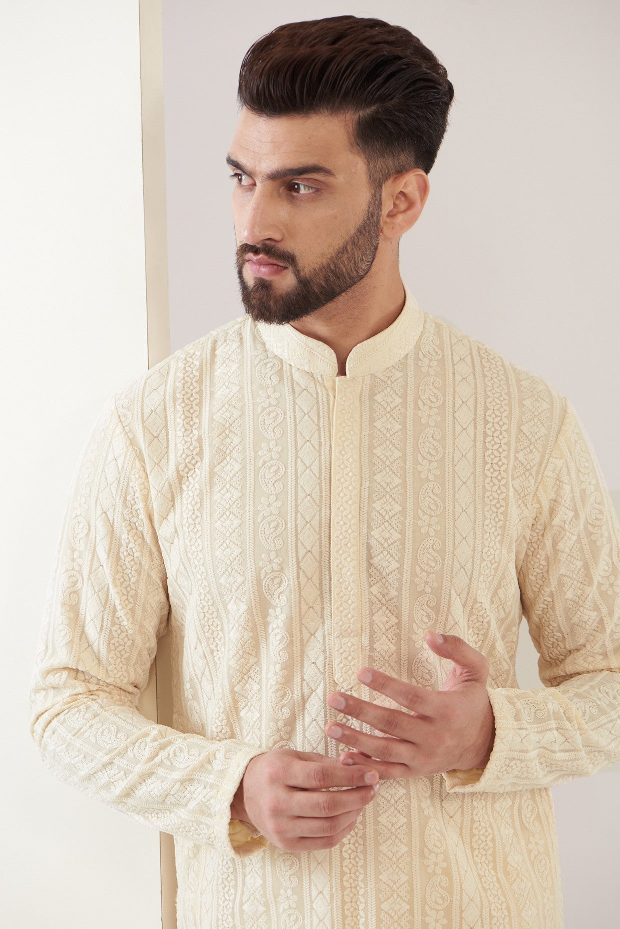 Beige chikankari kurta - kasbahmen