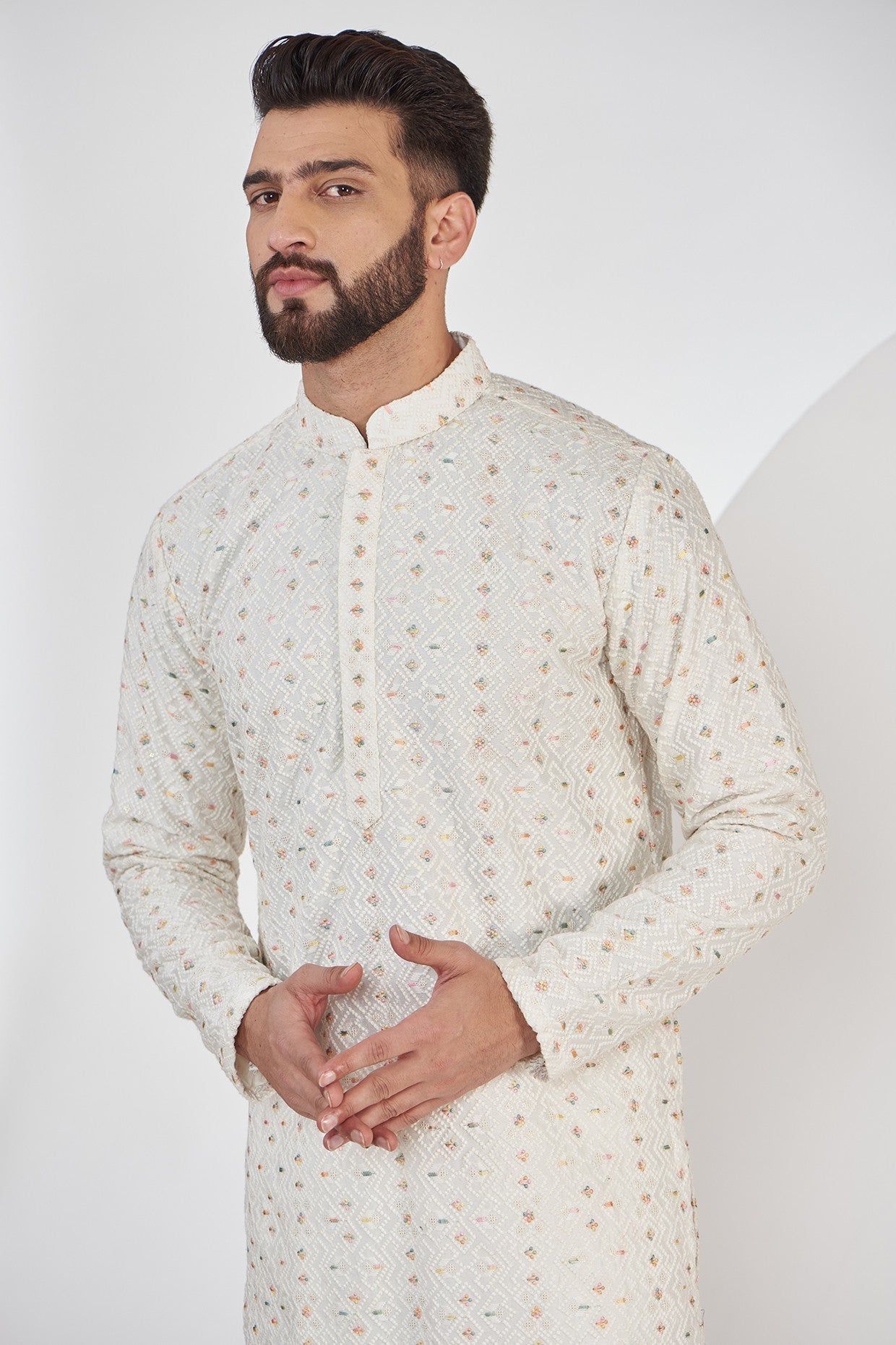 White Geometrically Embroidered Kurta with Multi threadwork - kasbahmen