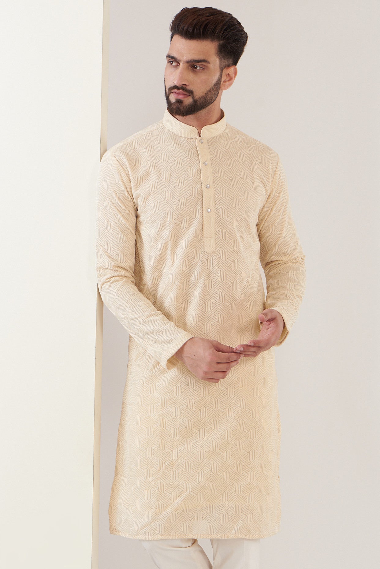 Beige chikankari kurta - kasbahmen
