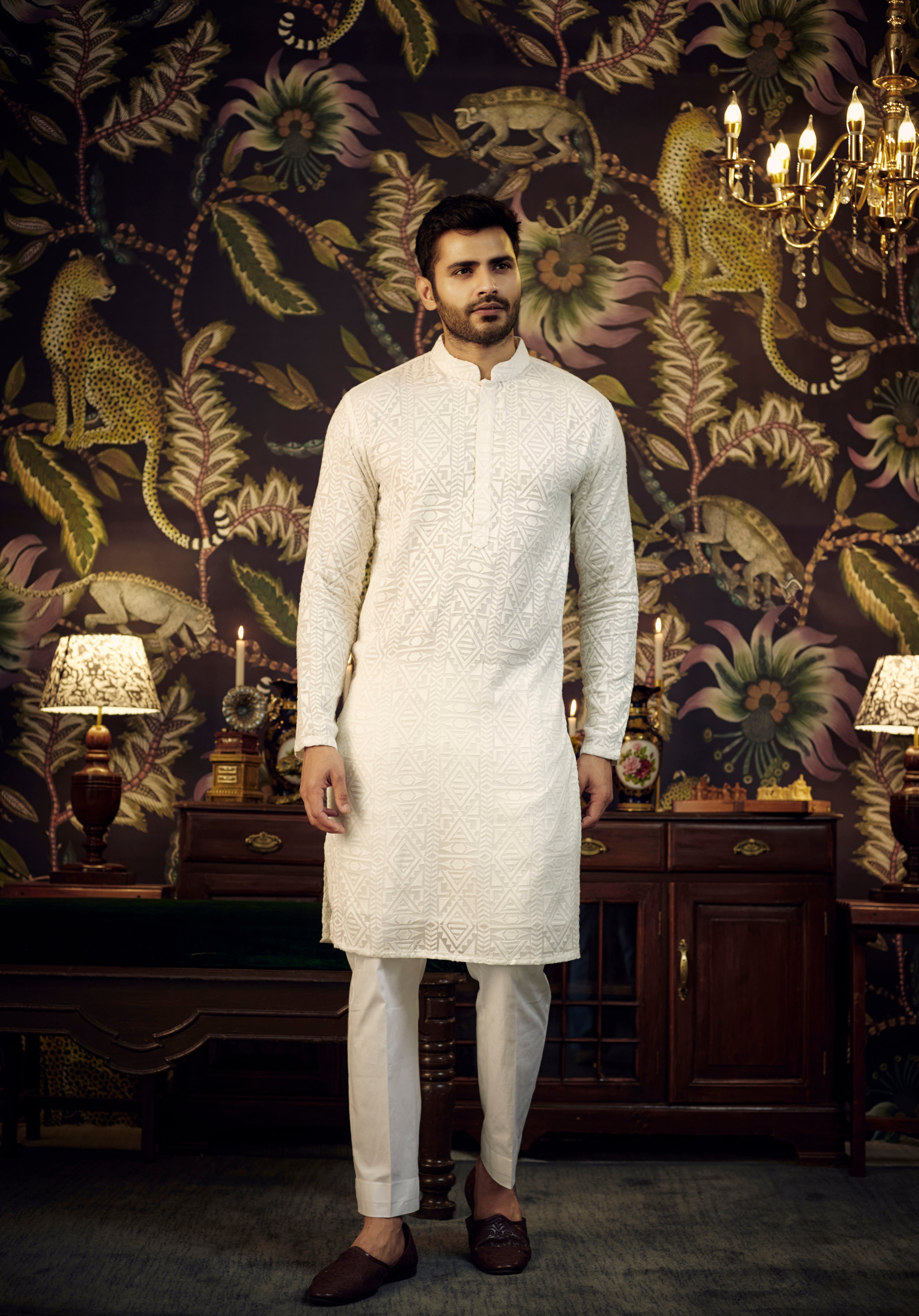 Opulent White Chikankai Kurta - kasbahmen