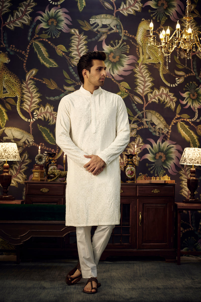 Off-white geometrically embroidered kurta with delicate tone-to-tone thread-work.