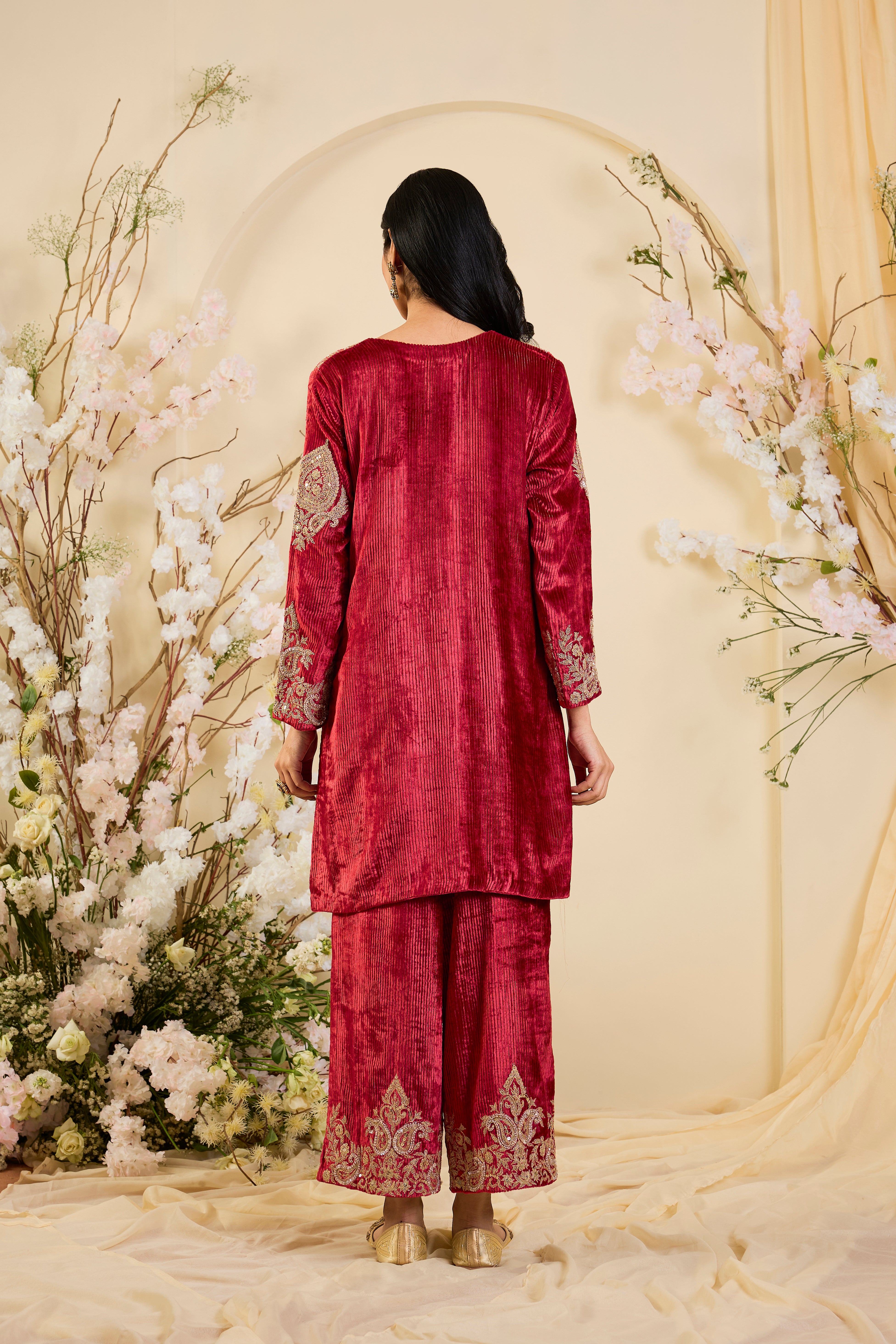 Rani Crimson Kurta Set with Opulent Zari Embroidery & Regal Organza Dupatta
