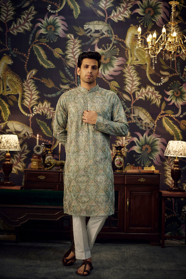 Geen Kashmiri embroidered kurta with intricately done multi-thread work