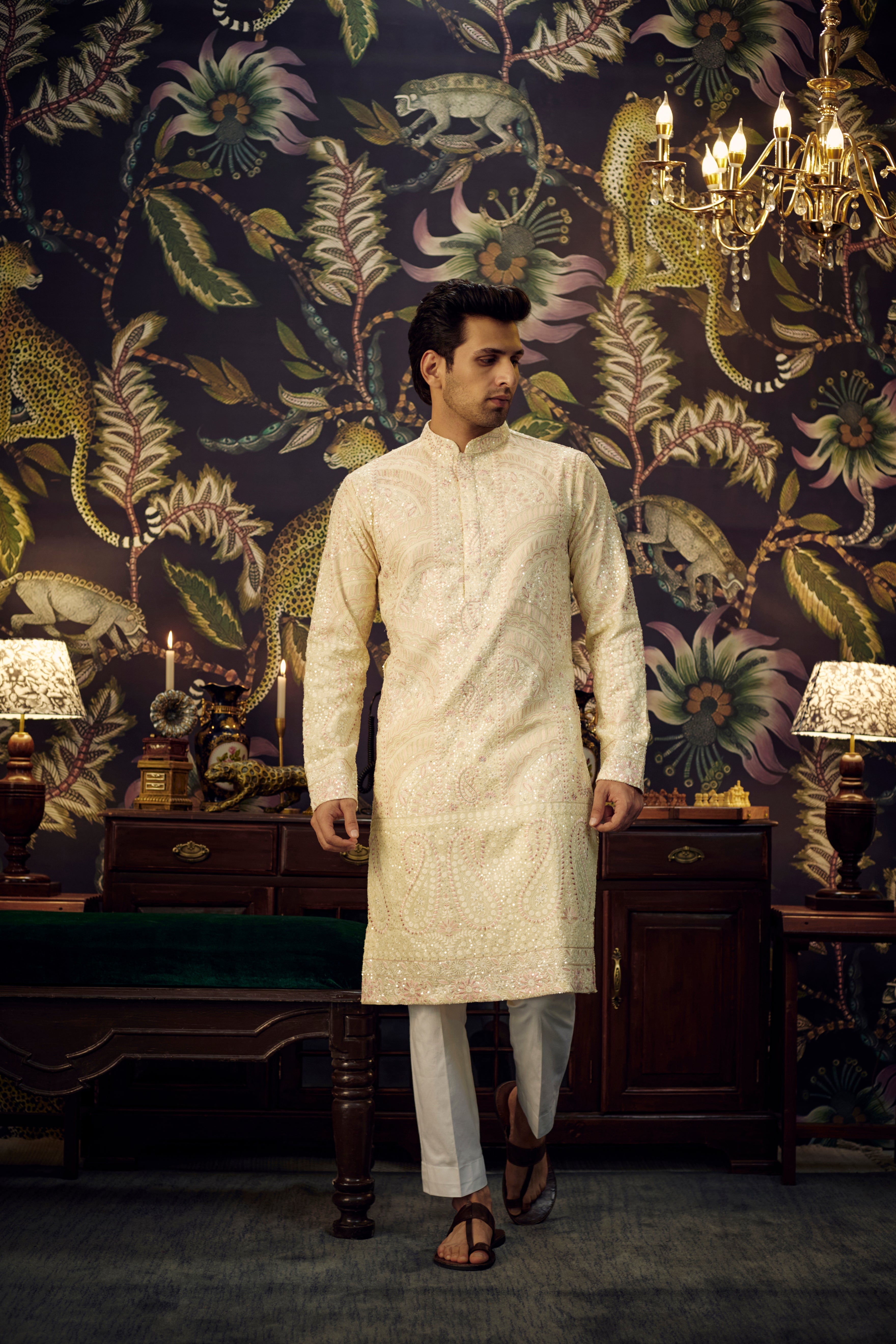 Cream and pink chikankari kurta with itricate paisley embroidery - kasbahmen