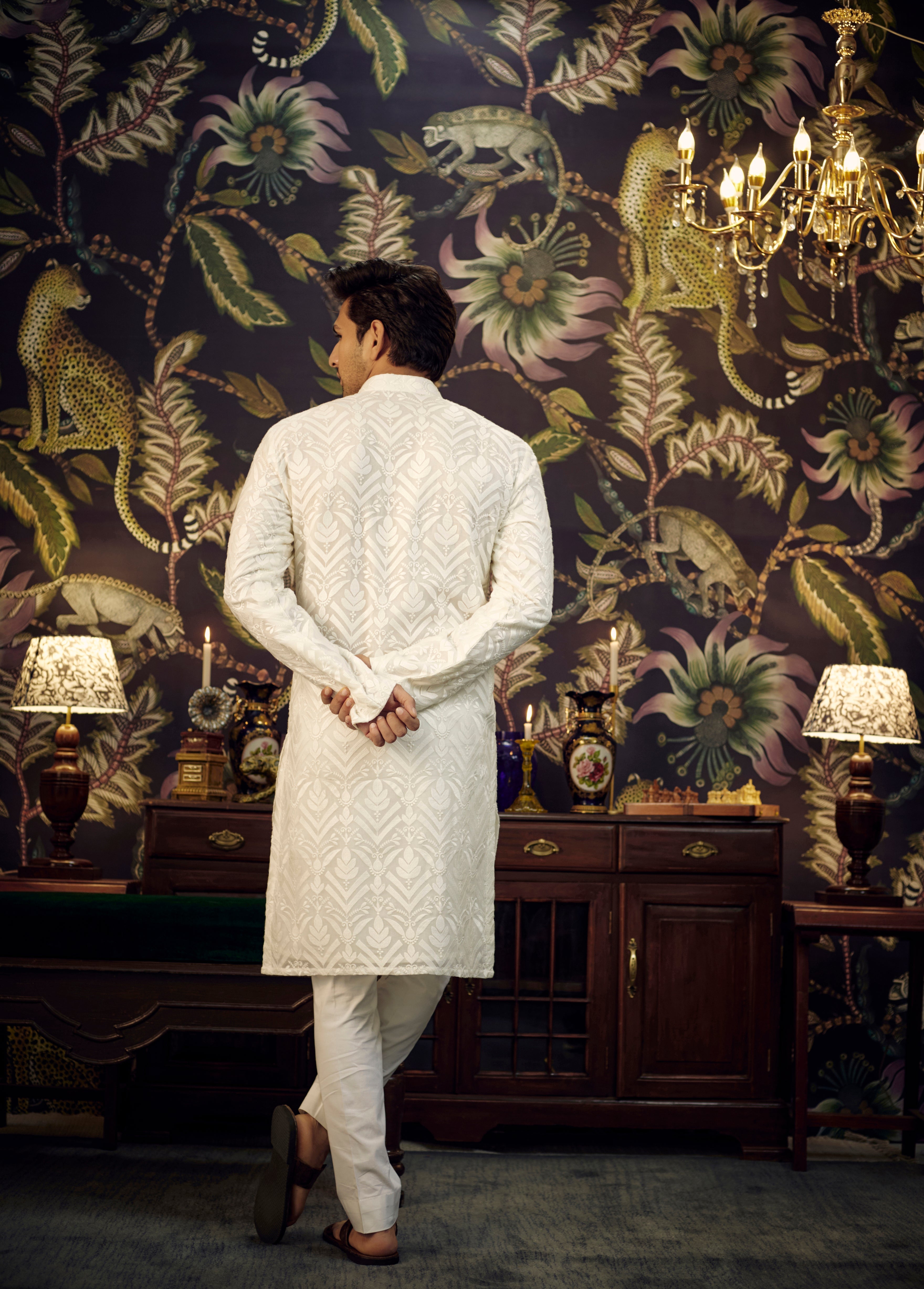 Classic white chikankari kurta with intricate thread-work - kasbahmen