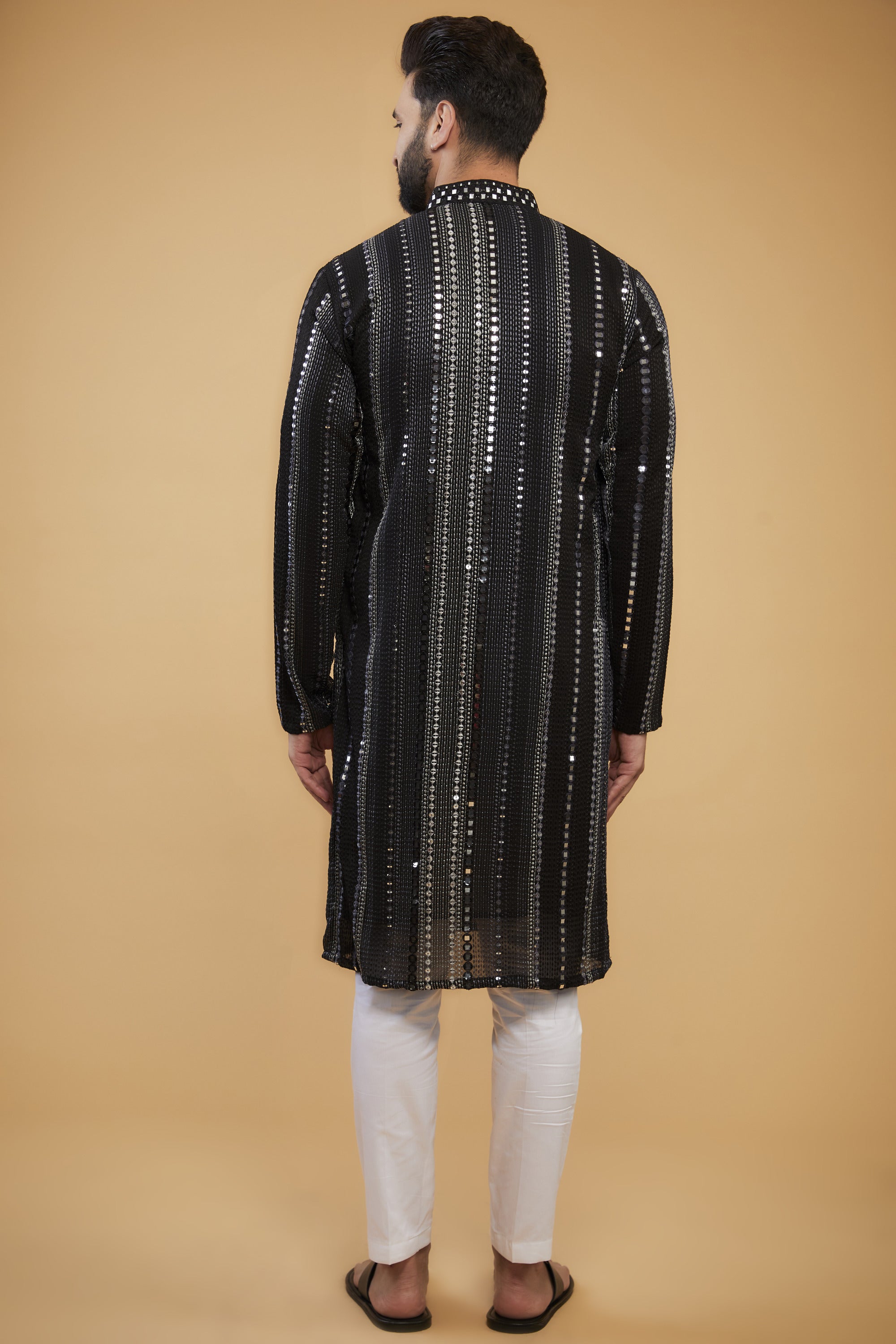 Black Mirror-work kurta with hand embroidered neckline - kasbahmen