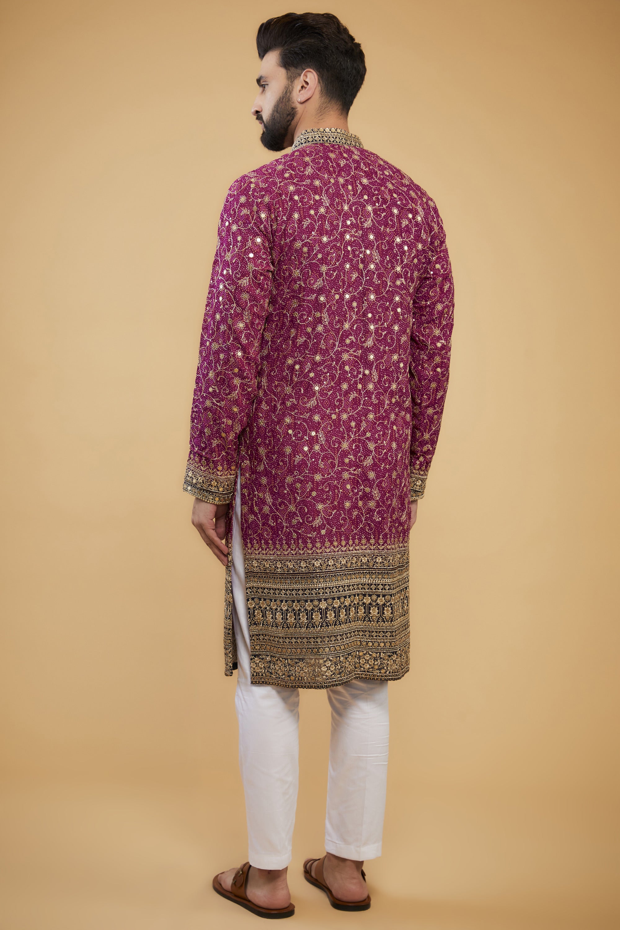 Our exclusive zari-work kurta with intricate neckline and borders - kasbahmen