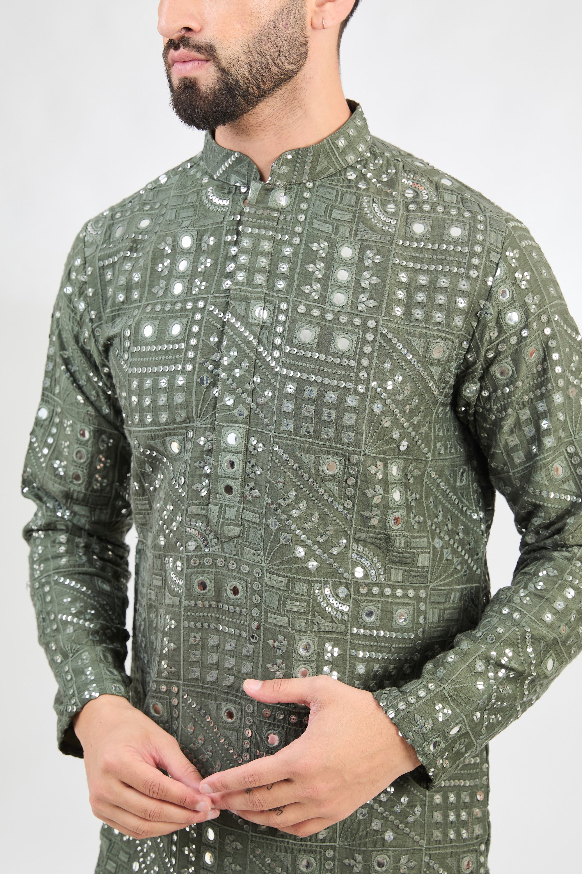 Military green mirror-work kurta - kasbahmen