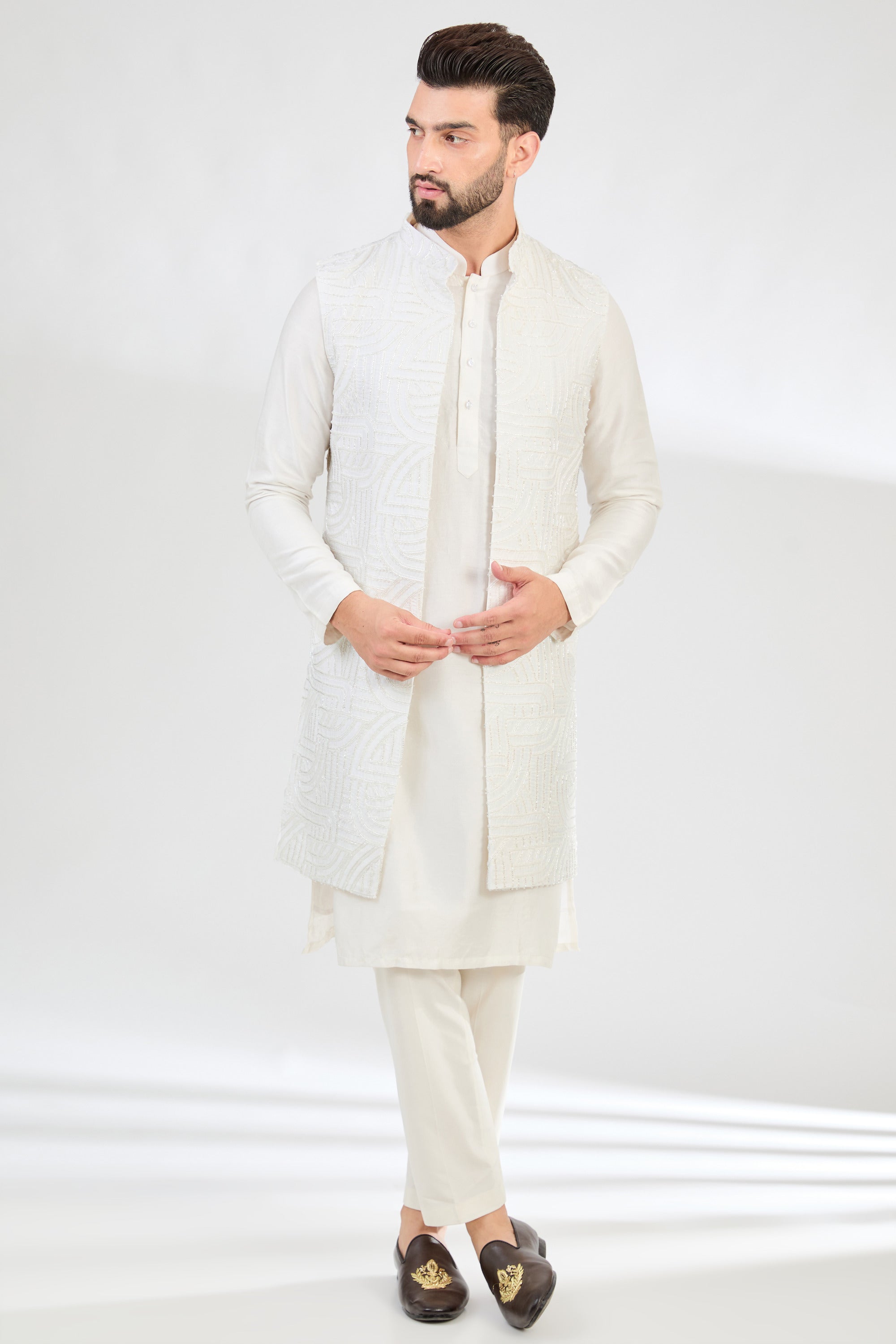 Geometrically embroidered ivory cut-dana long open jacket. - kasbahmen