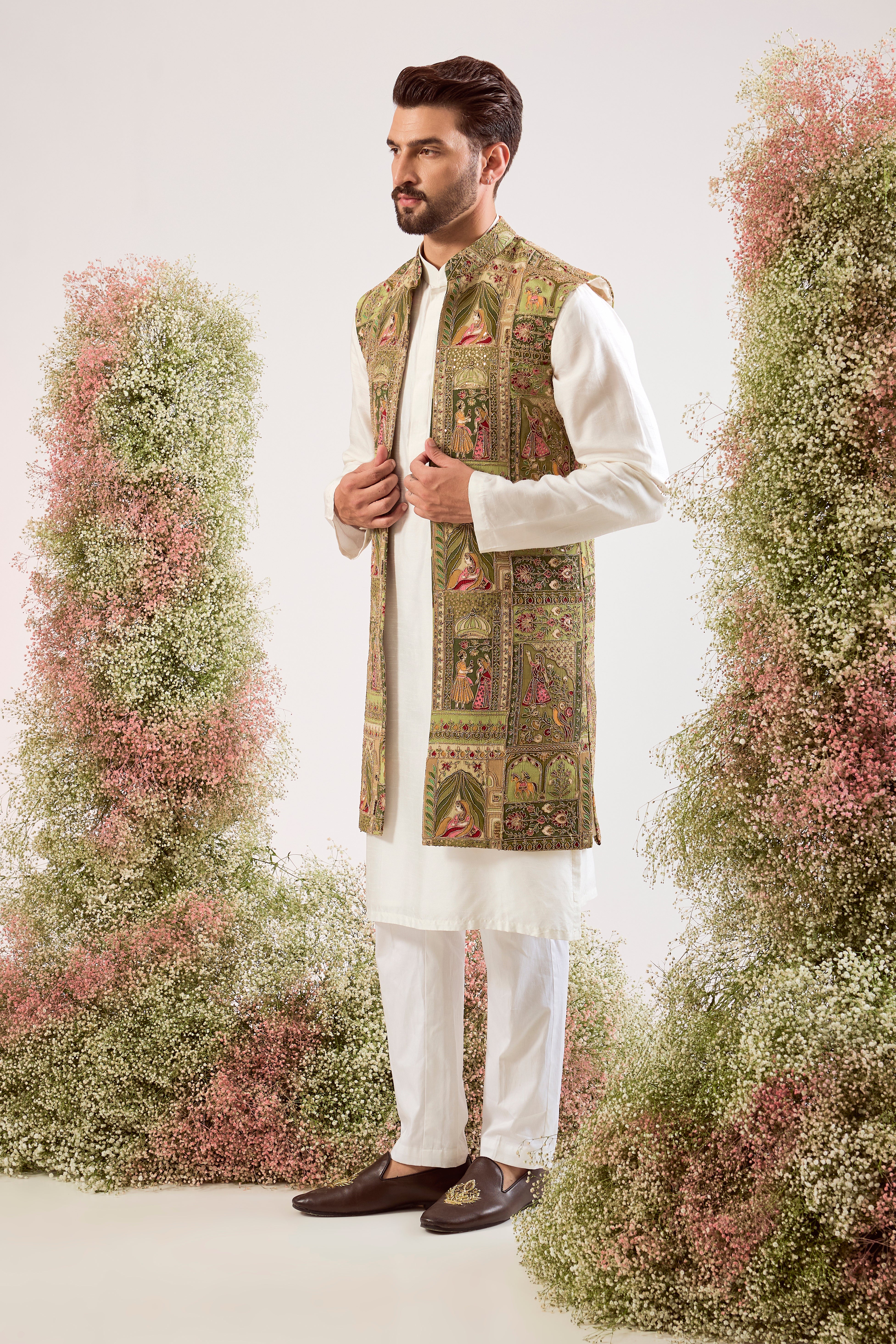 green royal heritage long open with detailed mughal figures