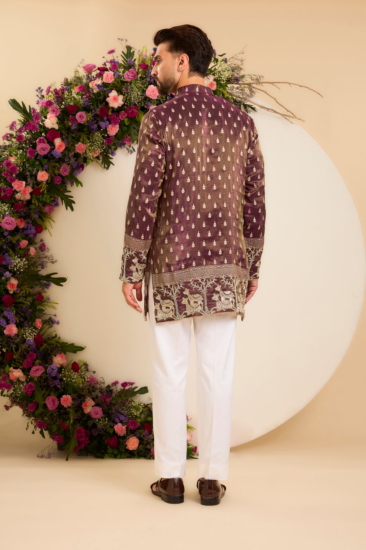 The wine Tissue Kurta with a  deer-Embroidered Ghera