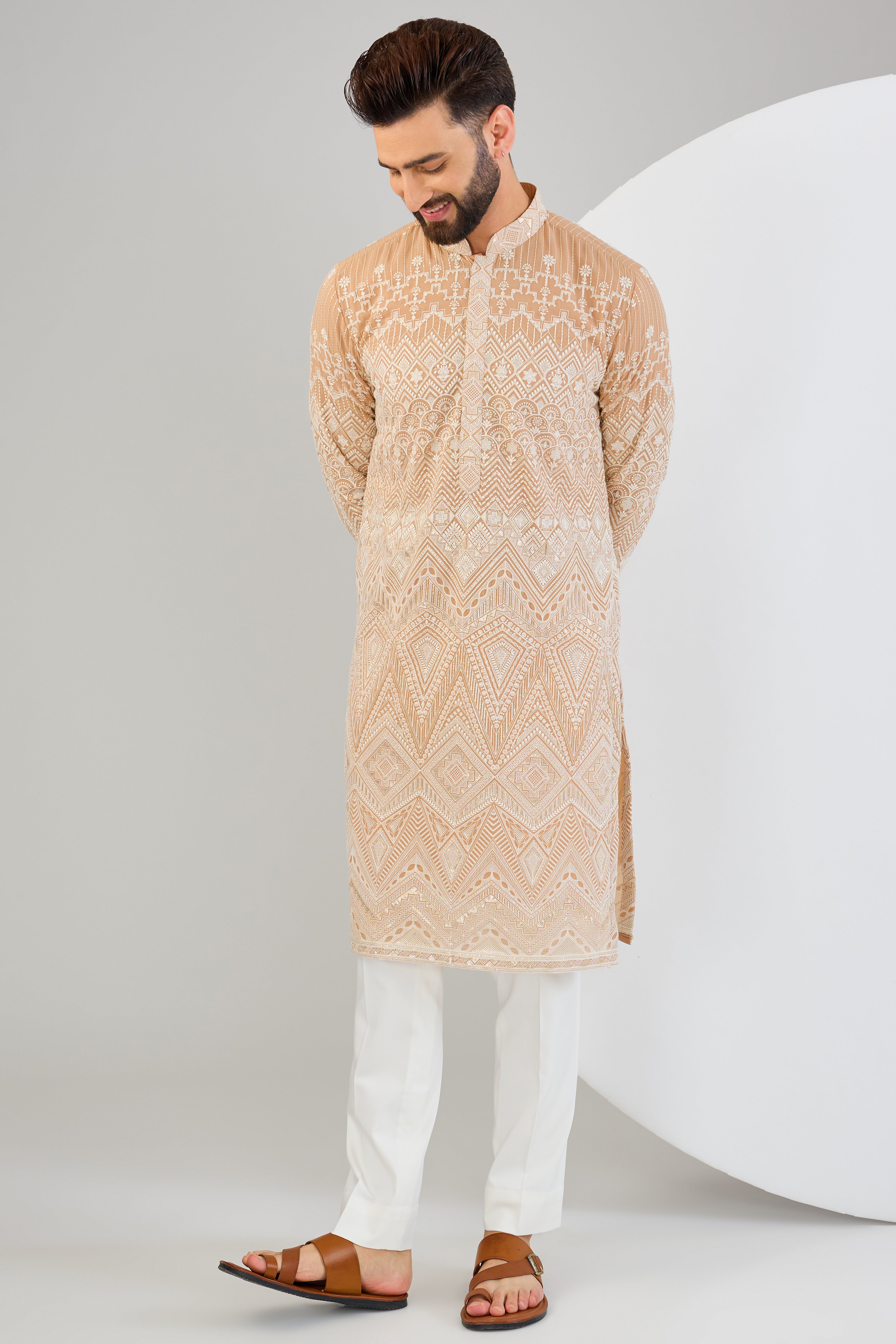 Beige geometrically embroidered chikankari kurta - kasbahmen