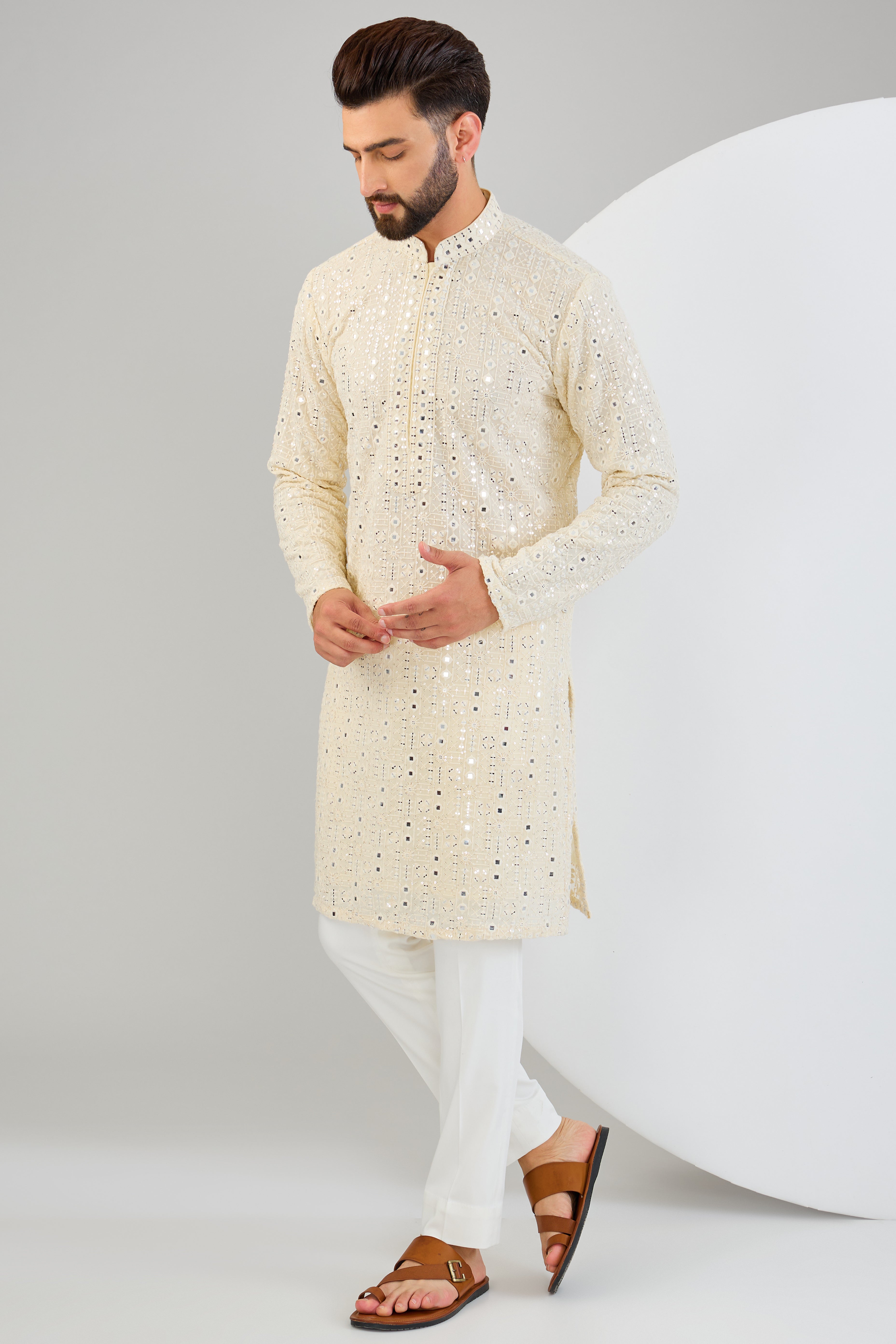 Classic cream mirror-work kurta with detailed neckline. - kasbahmen