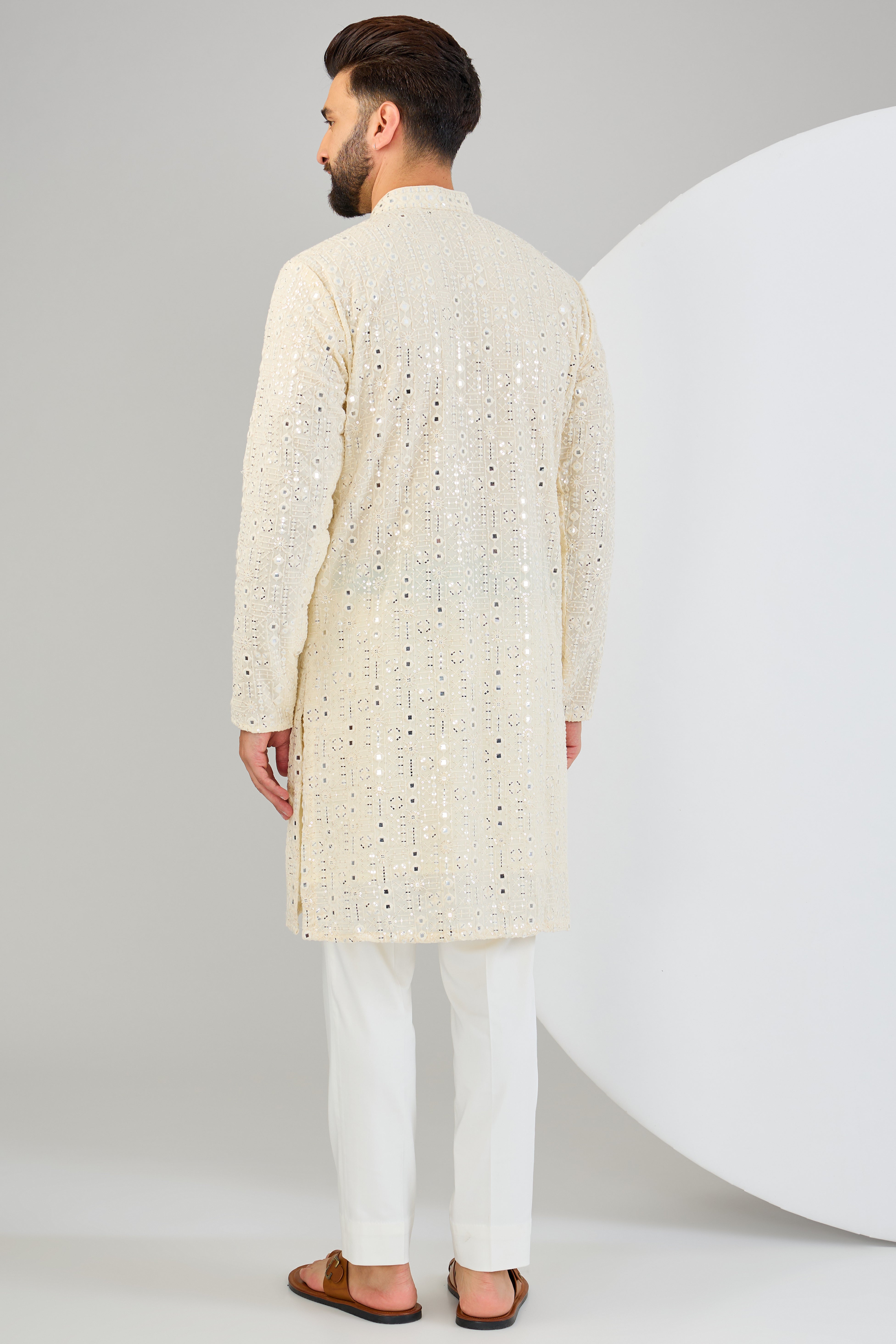 Classic cream mirror-work kurta with detailed neckline. - kasbahmen