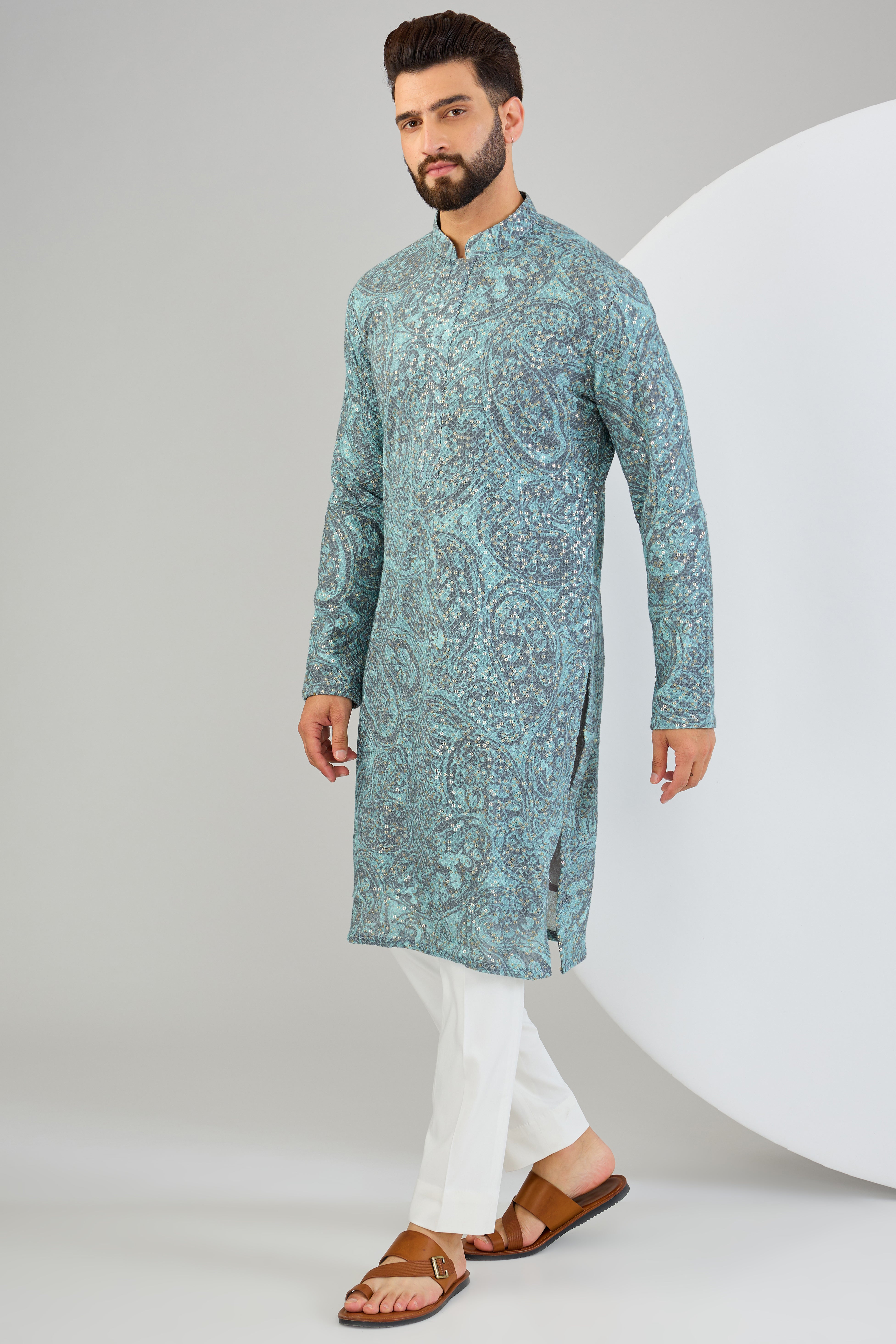 Blue paisley embroidered kurta with print on embroidery. - kasbahmen