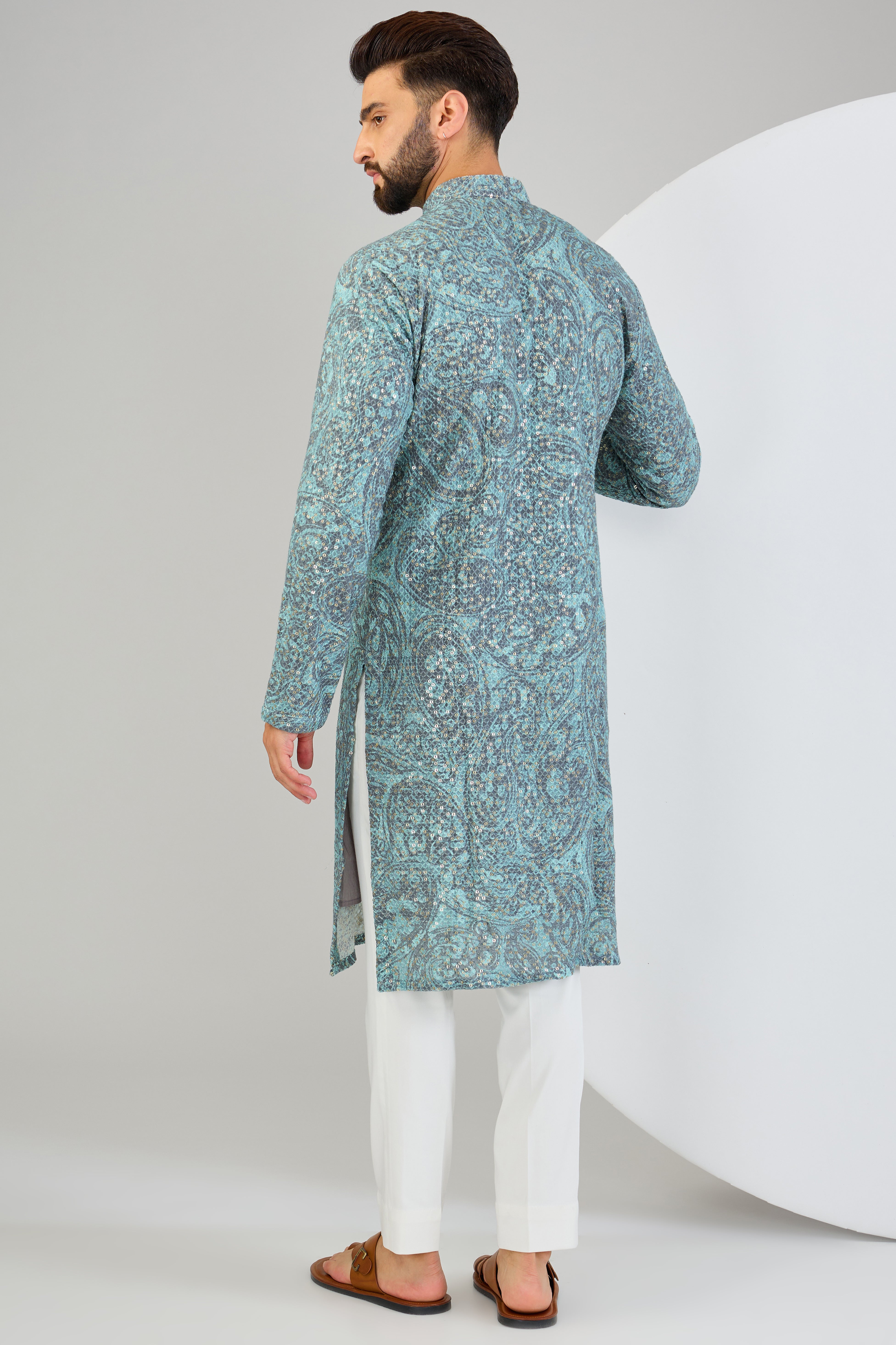 Blue paisley embroidered kurta with print on embroidery. - kasbahmen