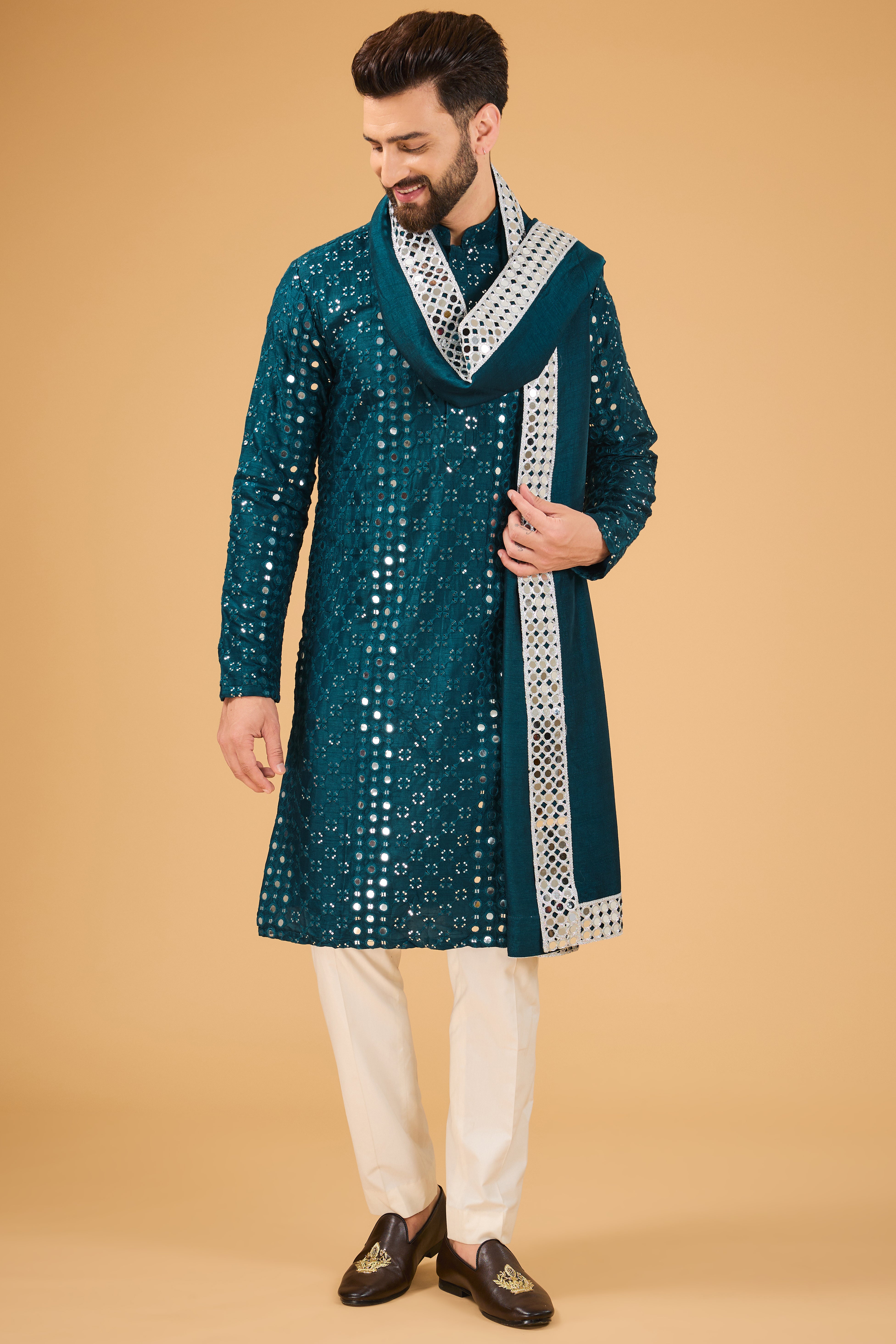 Signature teal mirror-work kurta with mirror-work stole. - kasbahmen