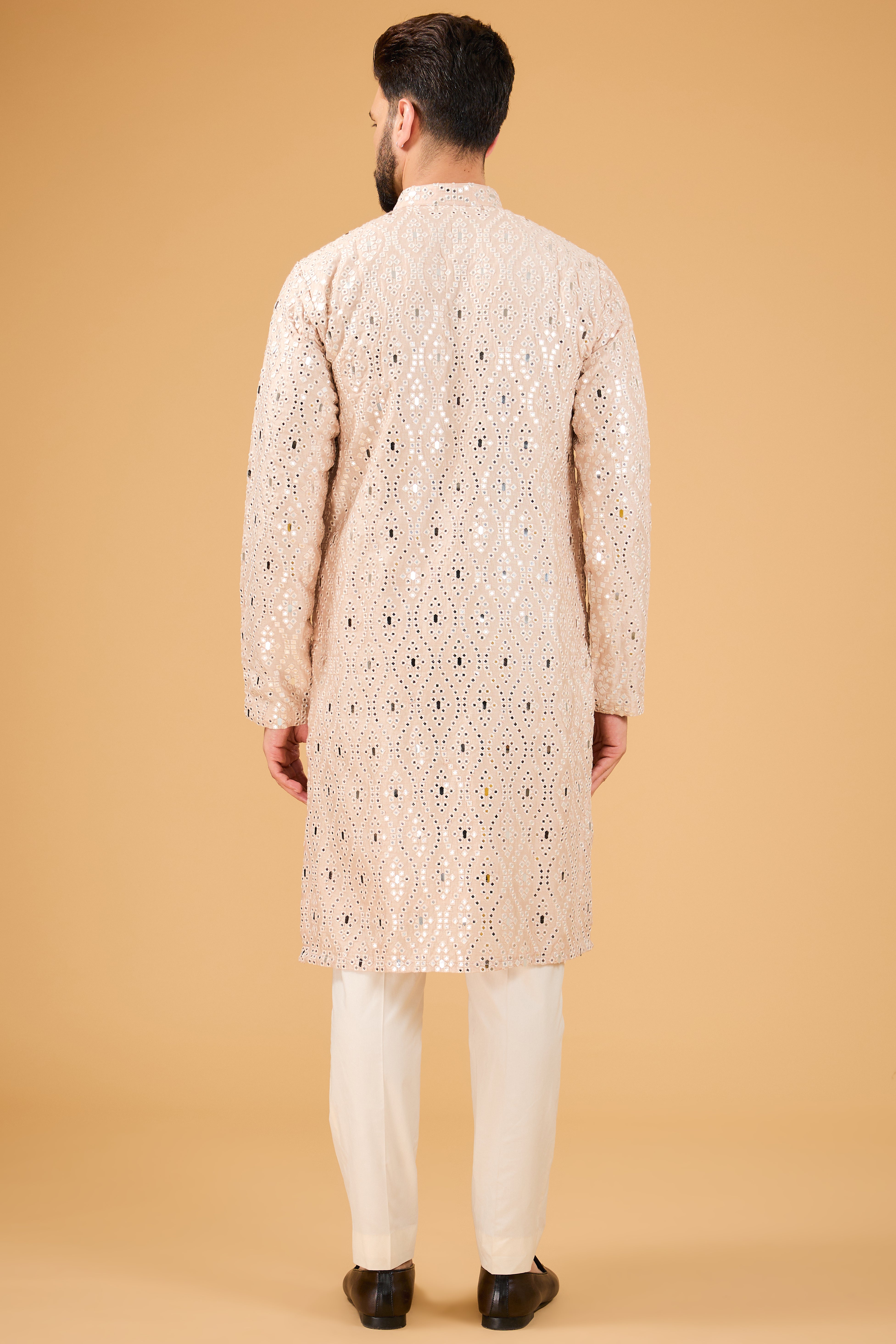 Signature cream-beige mirror work kurta. - kasbahmen