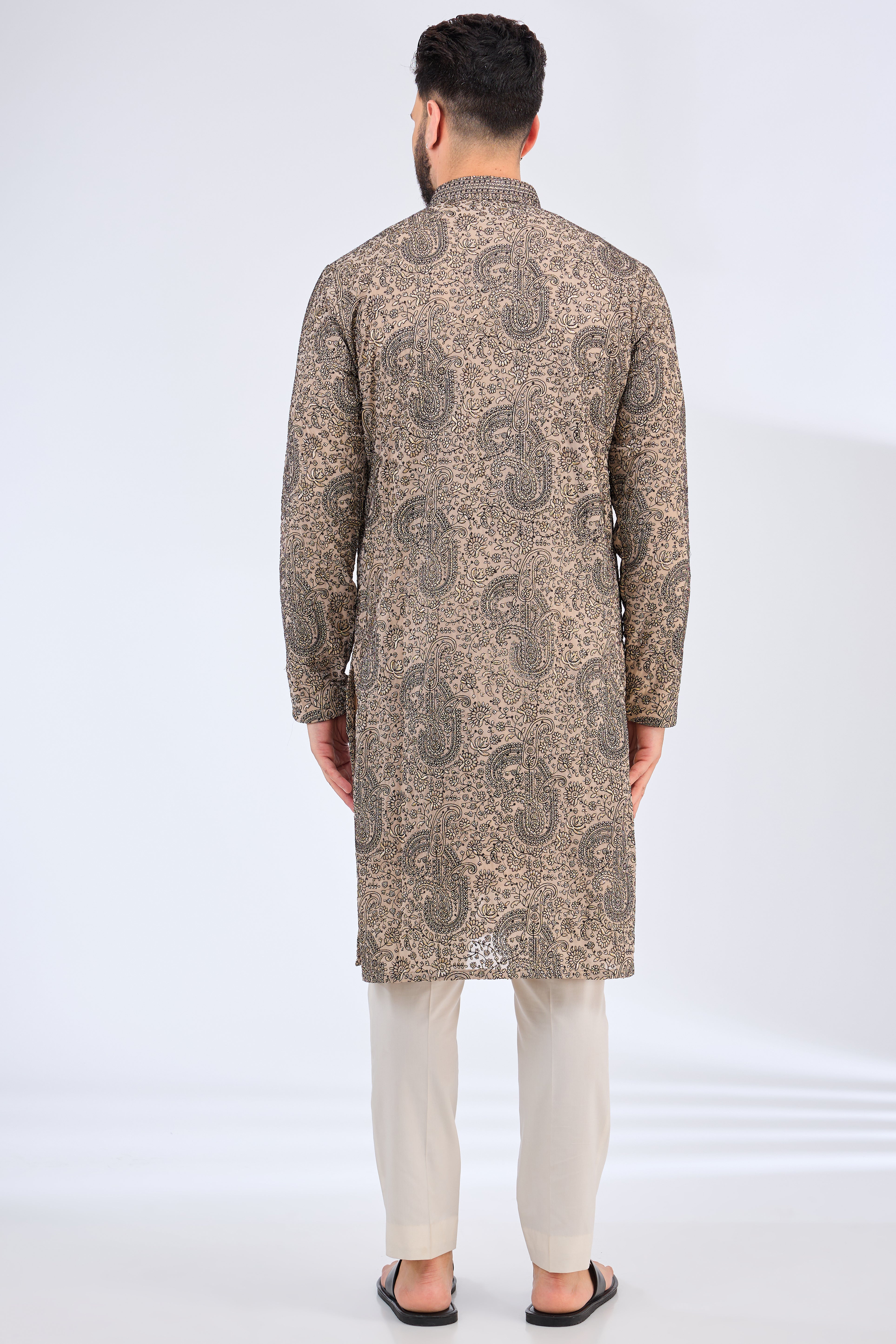 paisley embroidred kurta with intricate neckline - kasbahmen