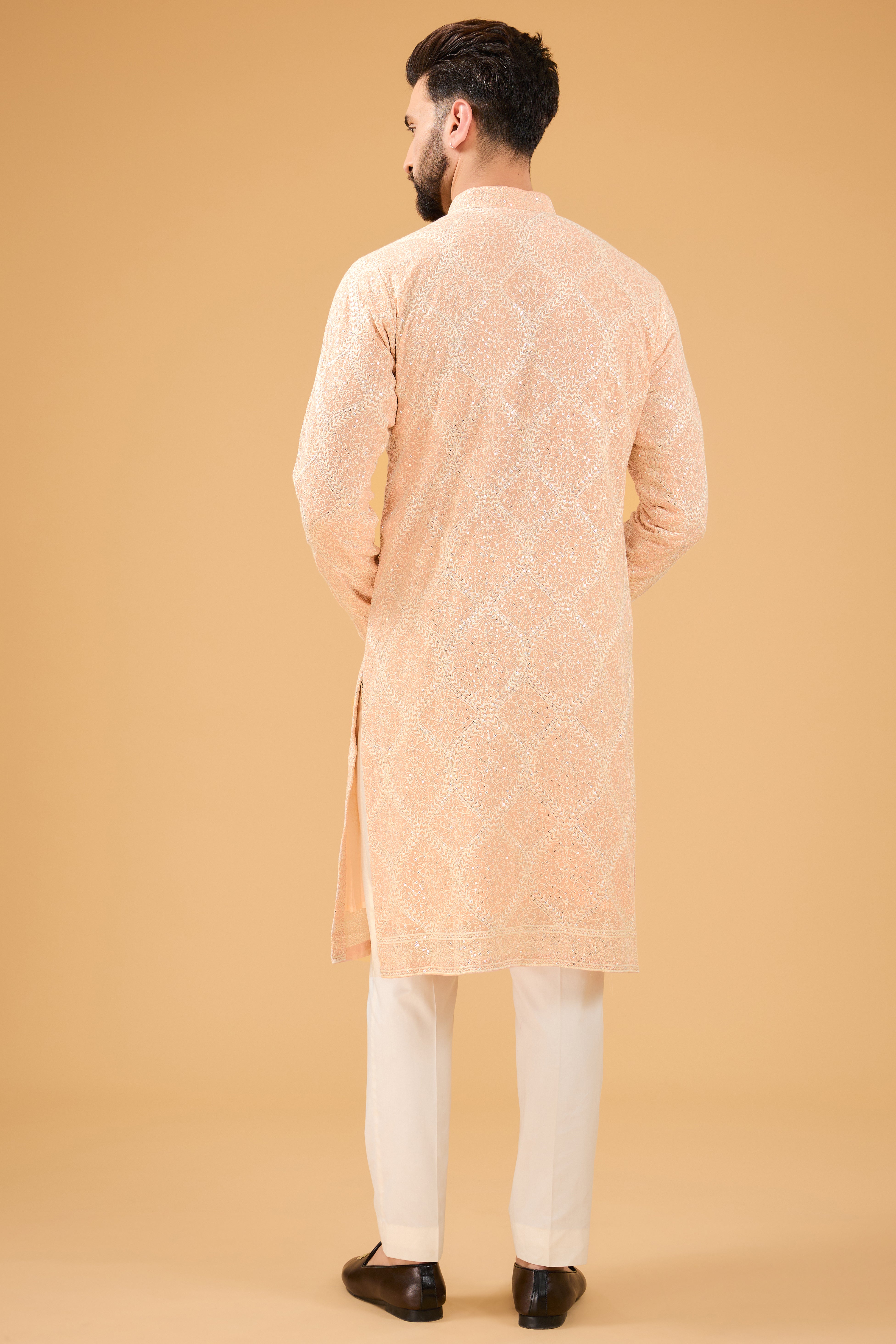 Pink Chikankari kurta with ivory thread-work. - kasbahmen