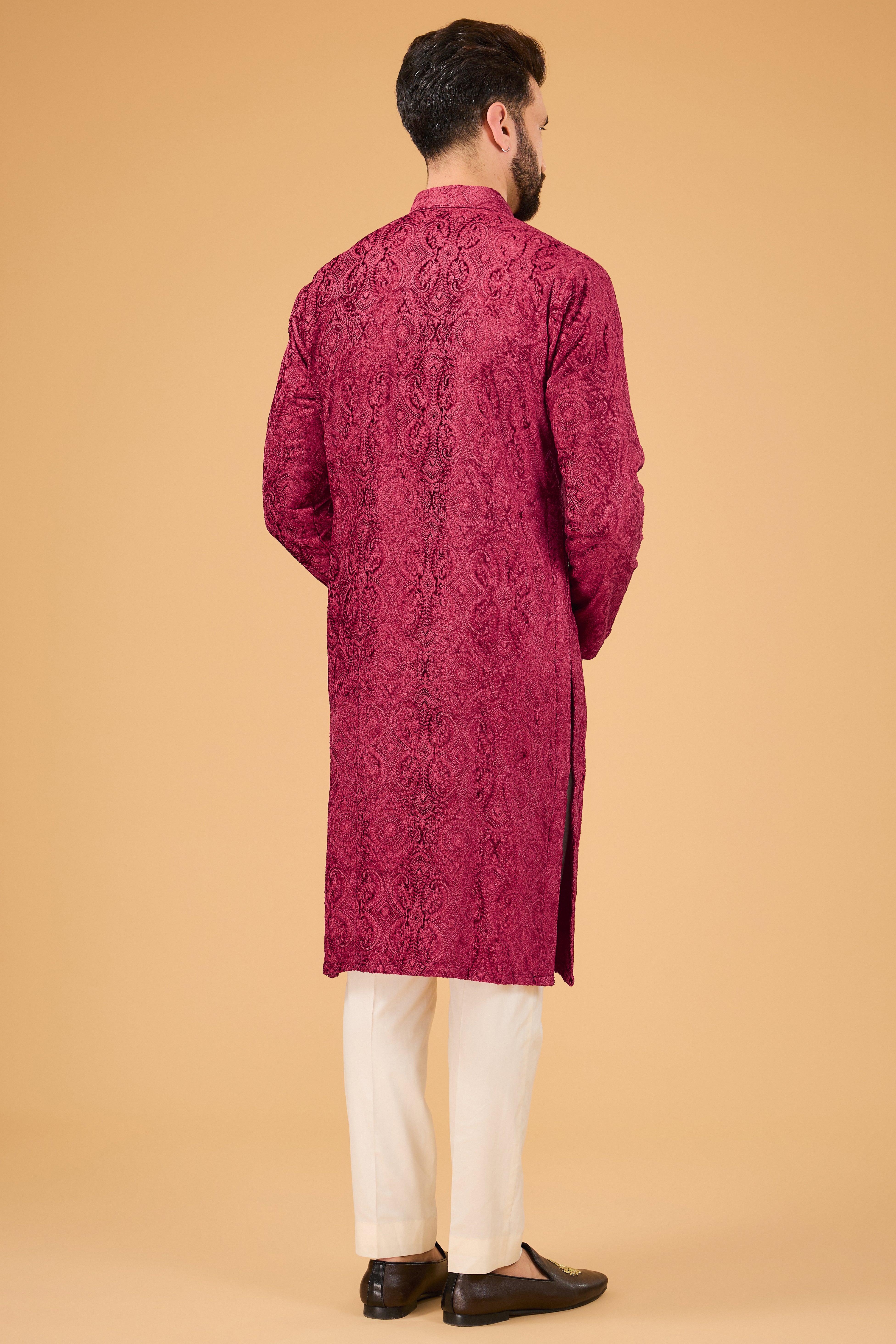 Red-maroon kashmiri embroidered kurta on velvet. - kasbahmen