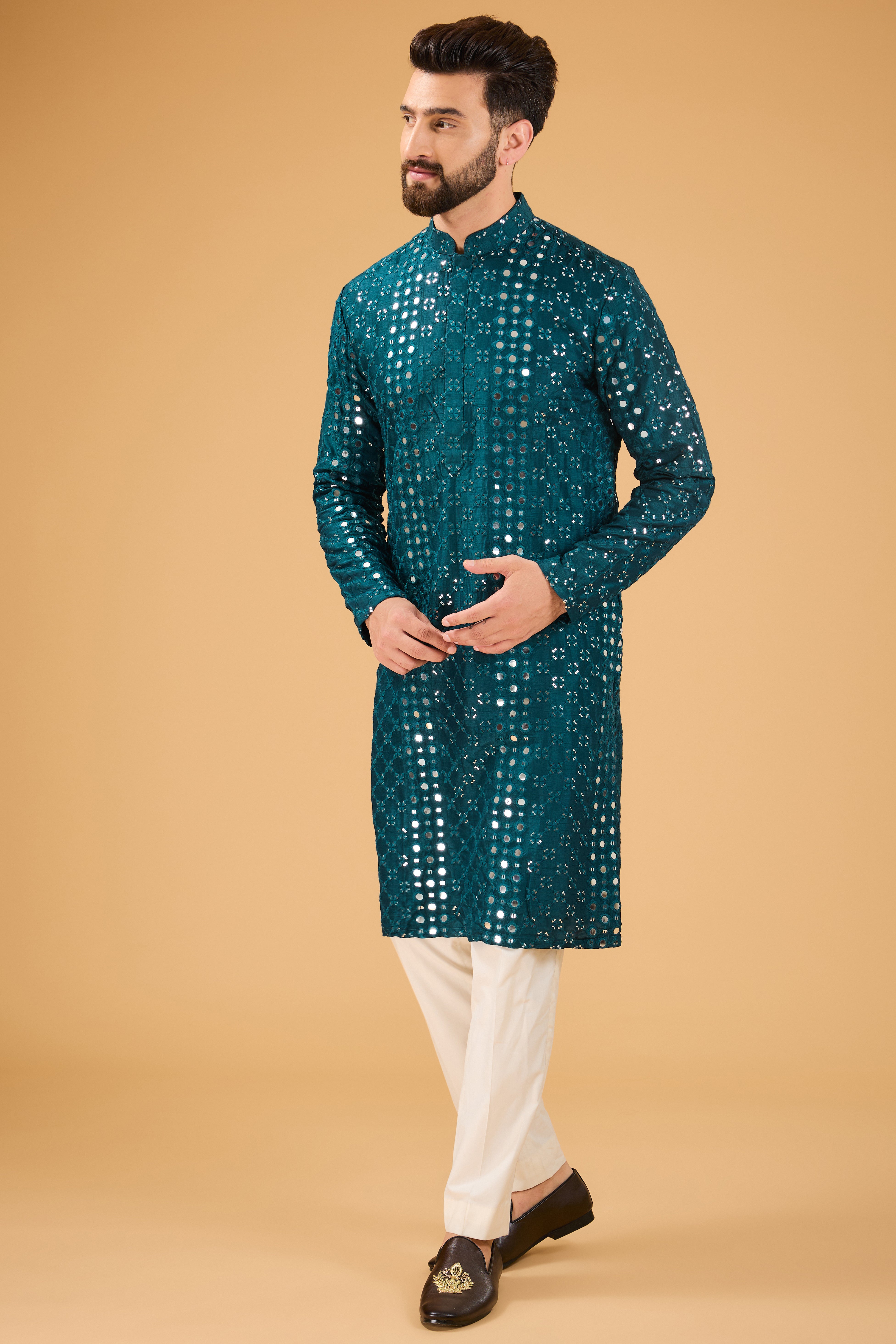 Signature teal mirror-work kurta. - kasbahmen