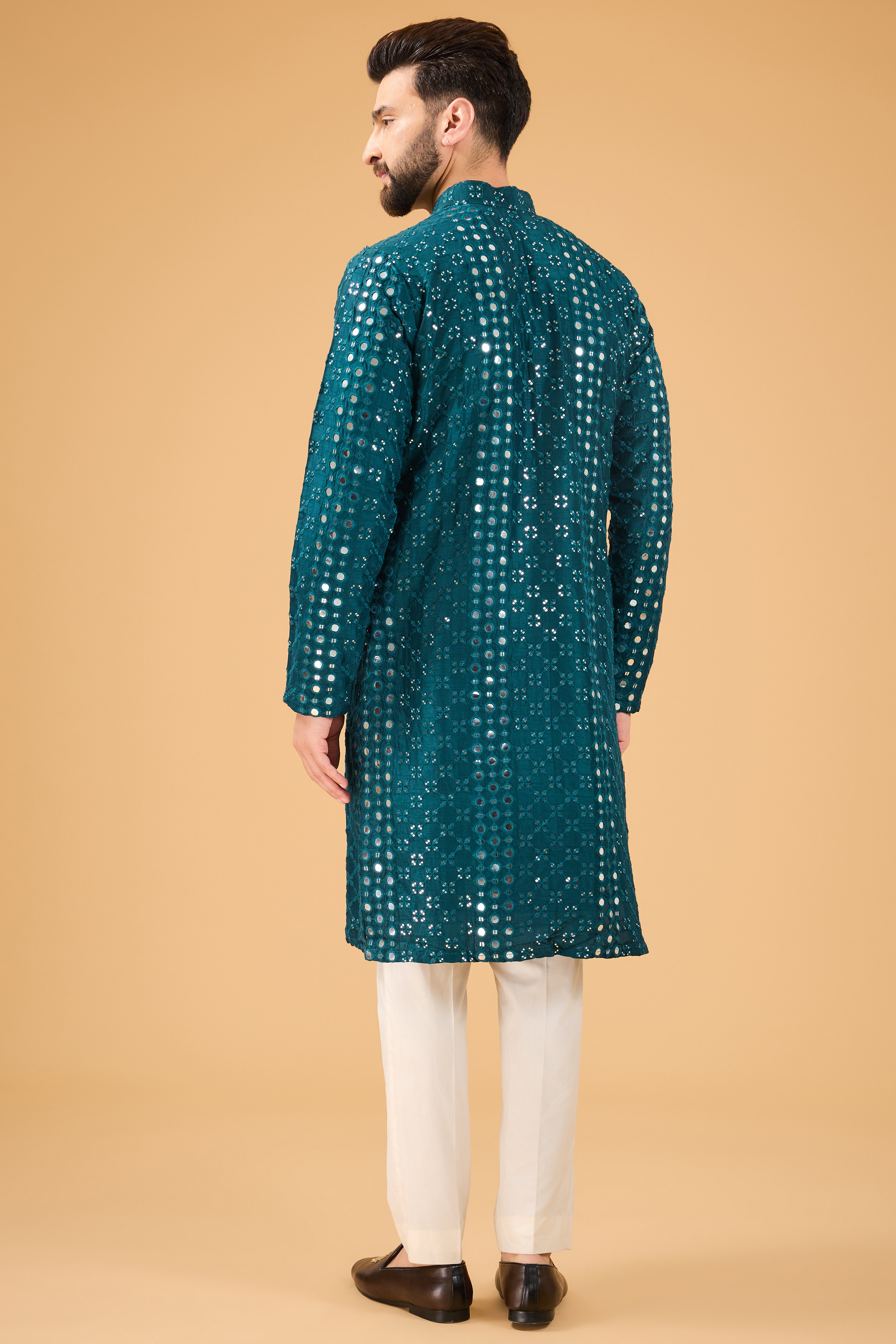 Signature teal mirror-work kurta. - kasbahmen