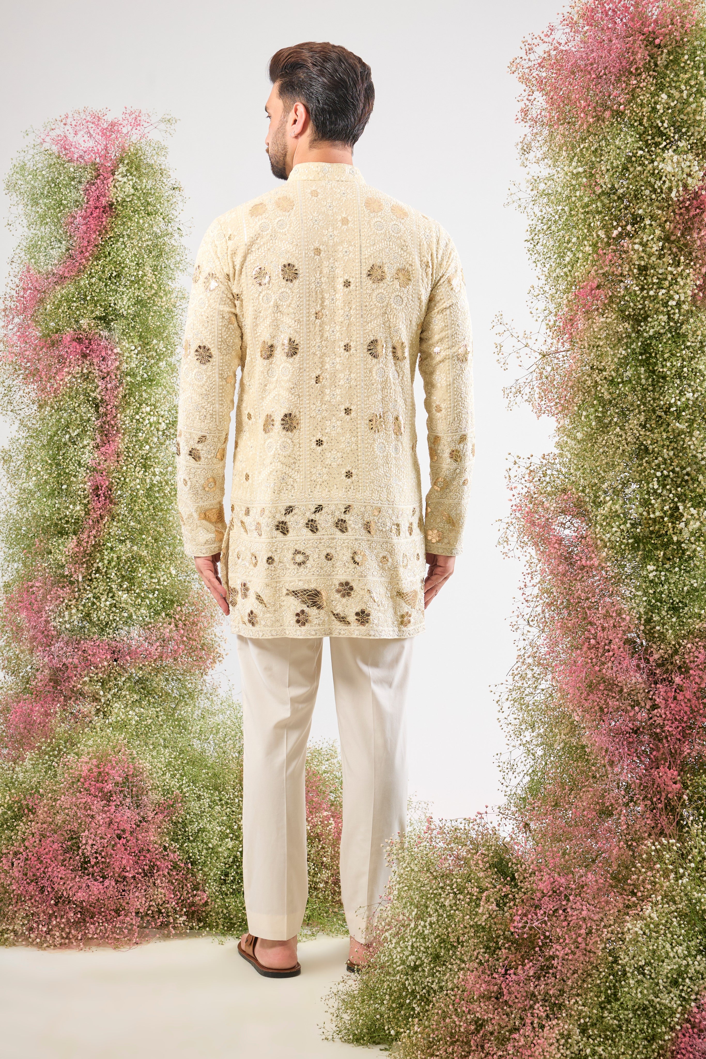 This Kurta combines the beauty of detailed Chikankari with striking Intricate Leather Patchwork and fine Sequins. A piece that delivers pure, sophisticated charm for any occasion. ★