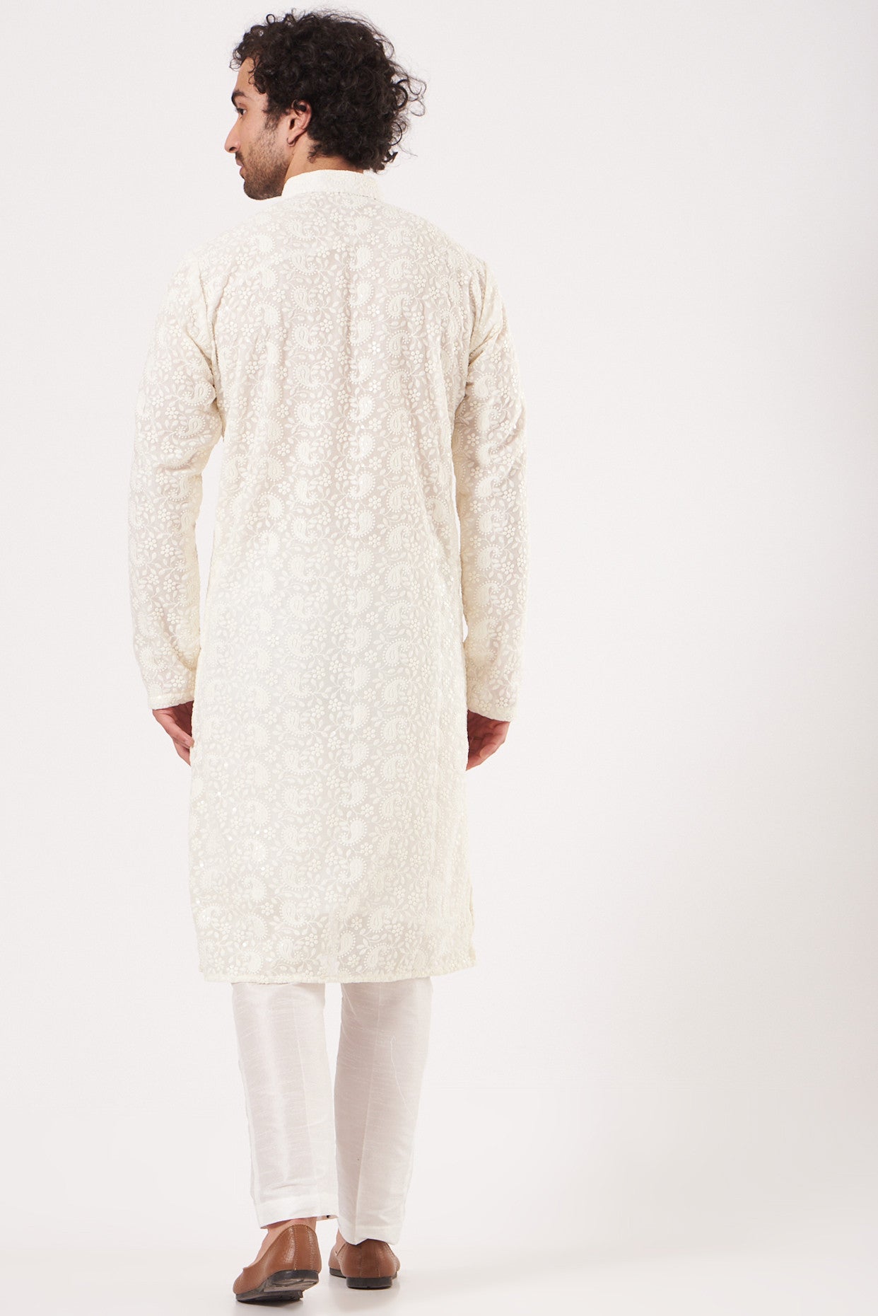 Stark white chikankari kurta - kasbahmen