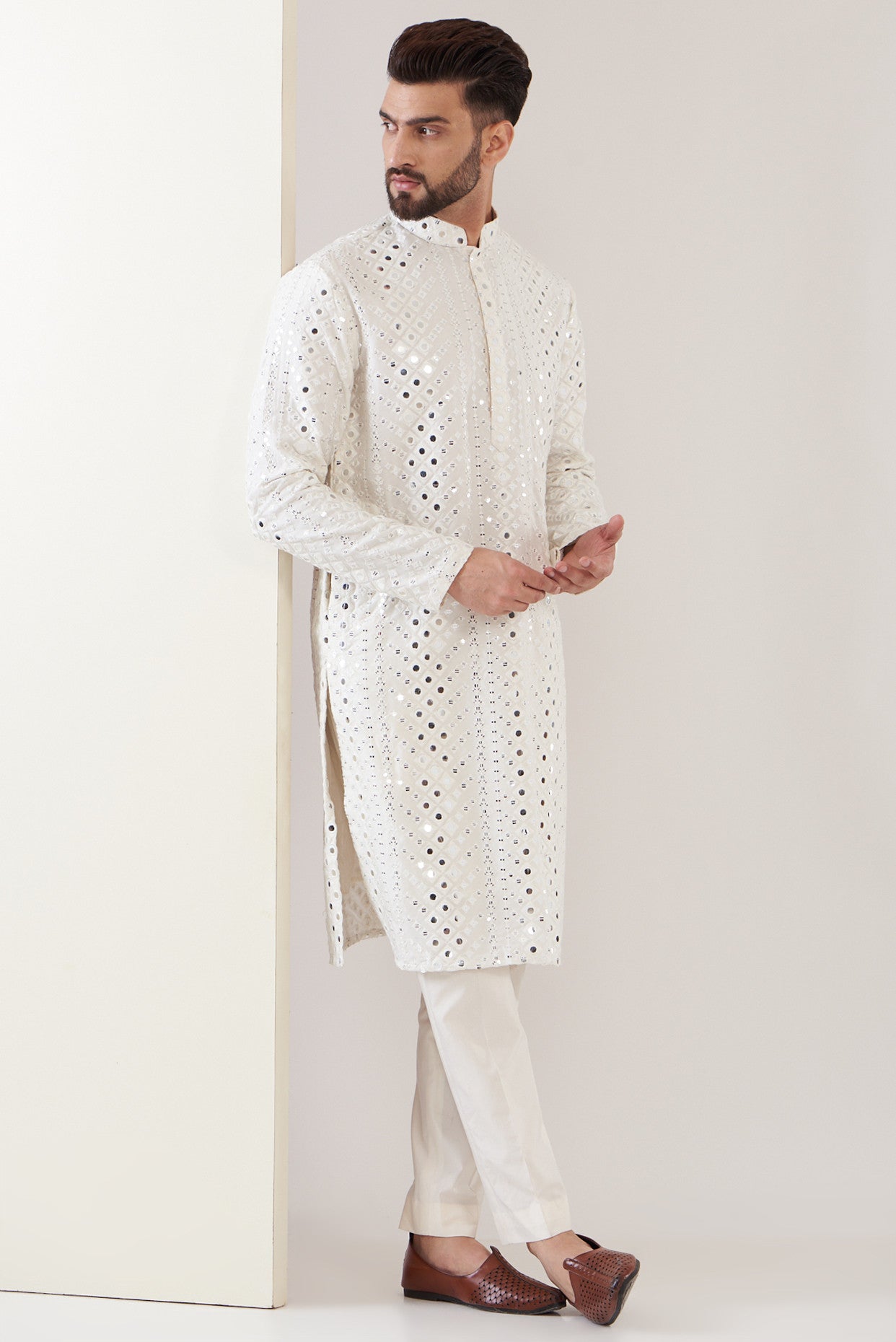 White signature mirror work kurta - kasbahmen