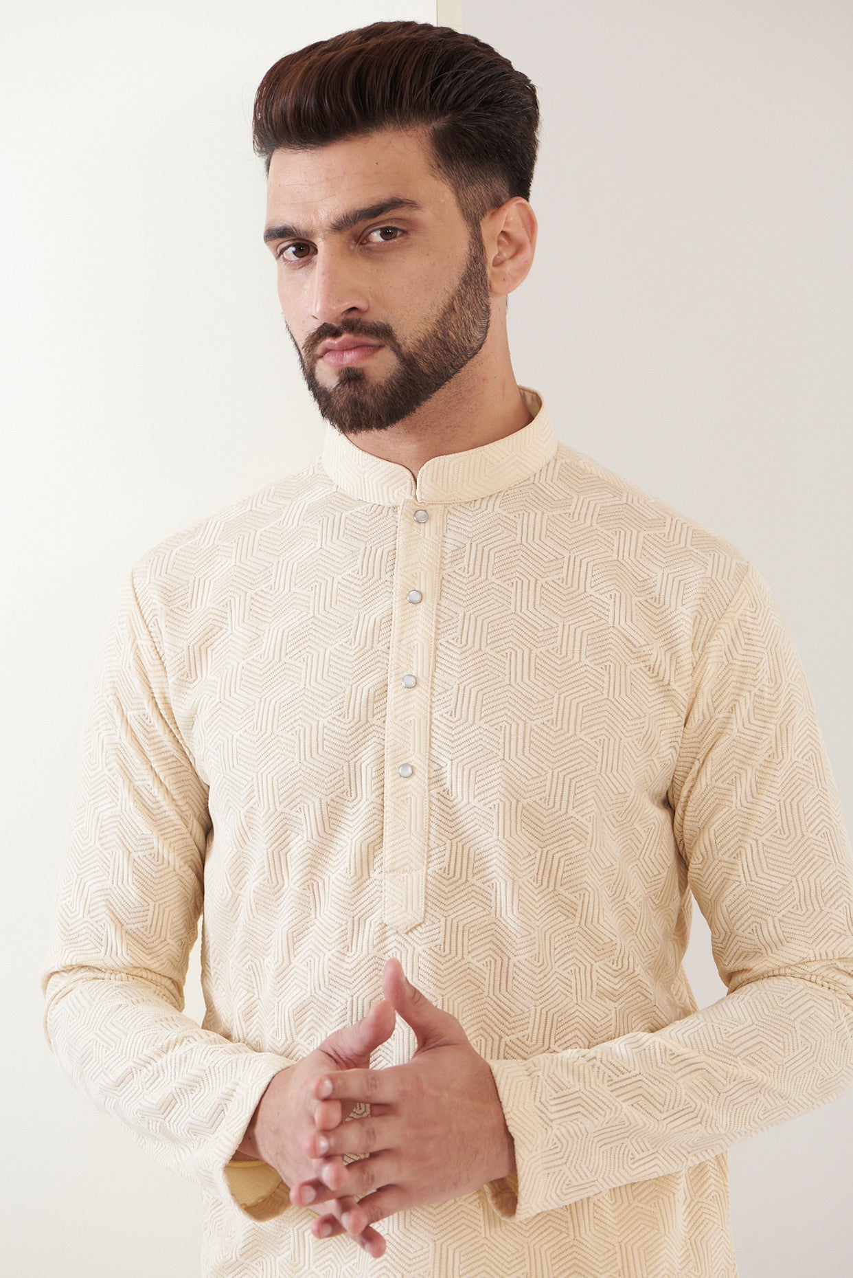 Beige chikankari kurta - kasbahmen