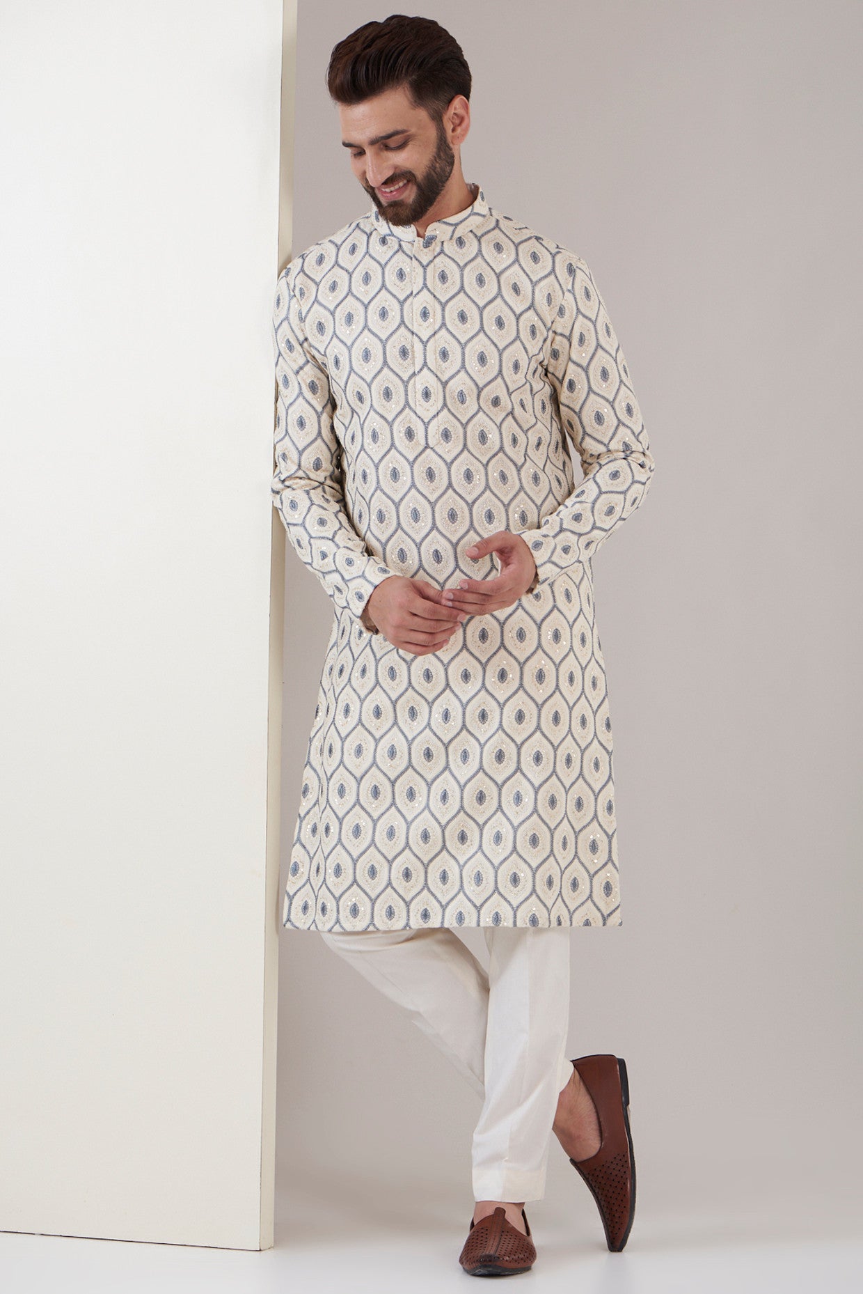 White chikankari kurta - kasbahmen