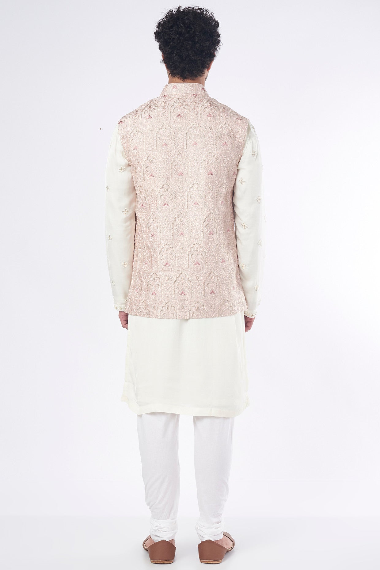 Mud Pink Silk Embroidered Bundi Jacket - kasbahmen