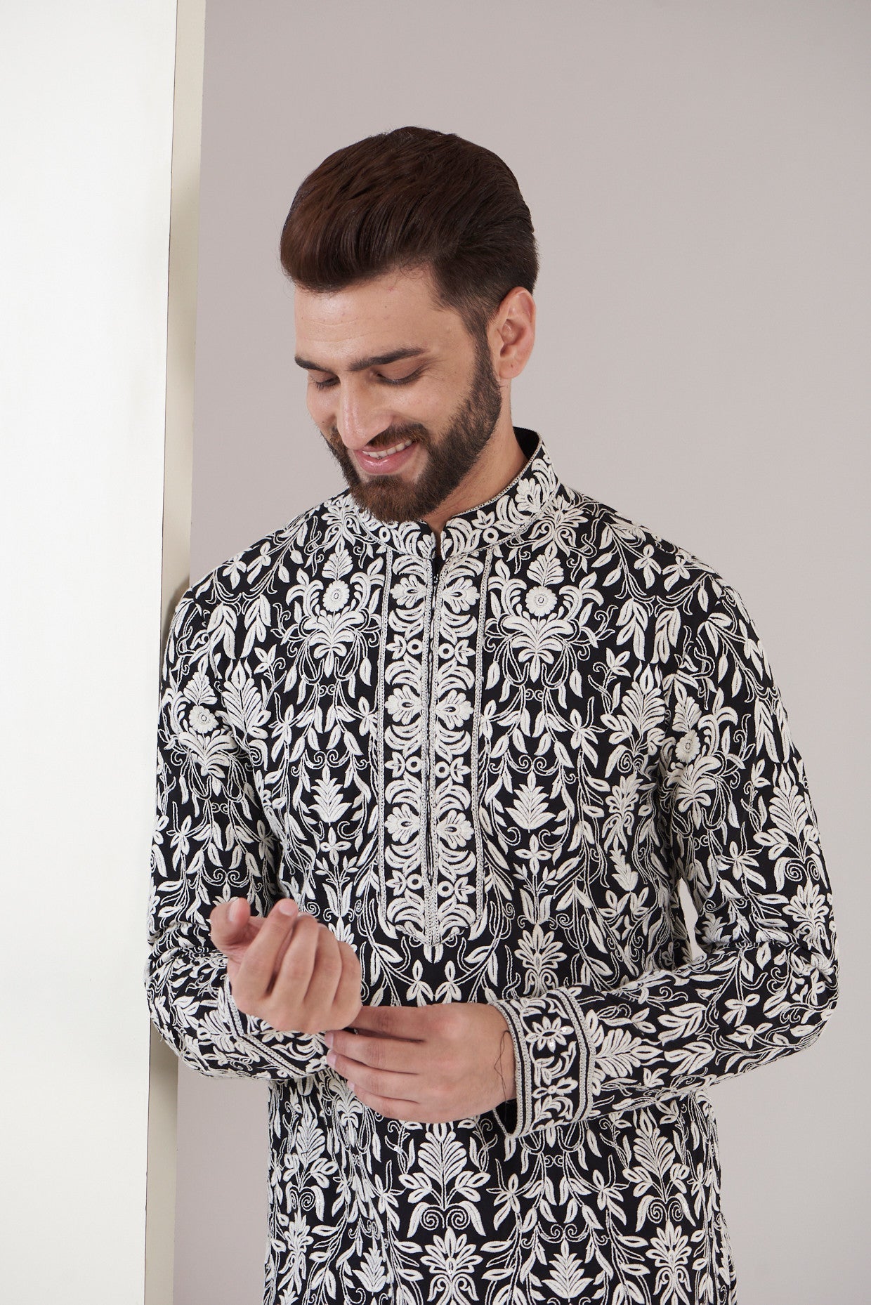 Royal thread work kurta - kasbahmen