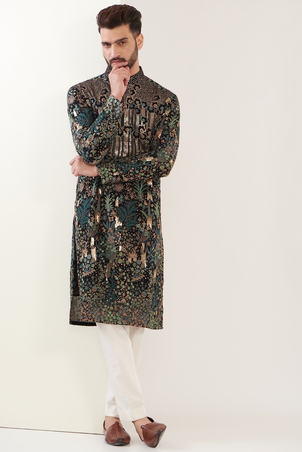 Black multi embroidred kurta - kasbahmen