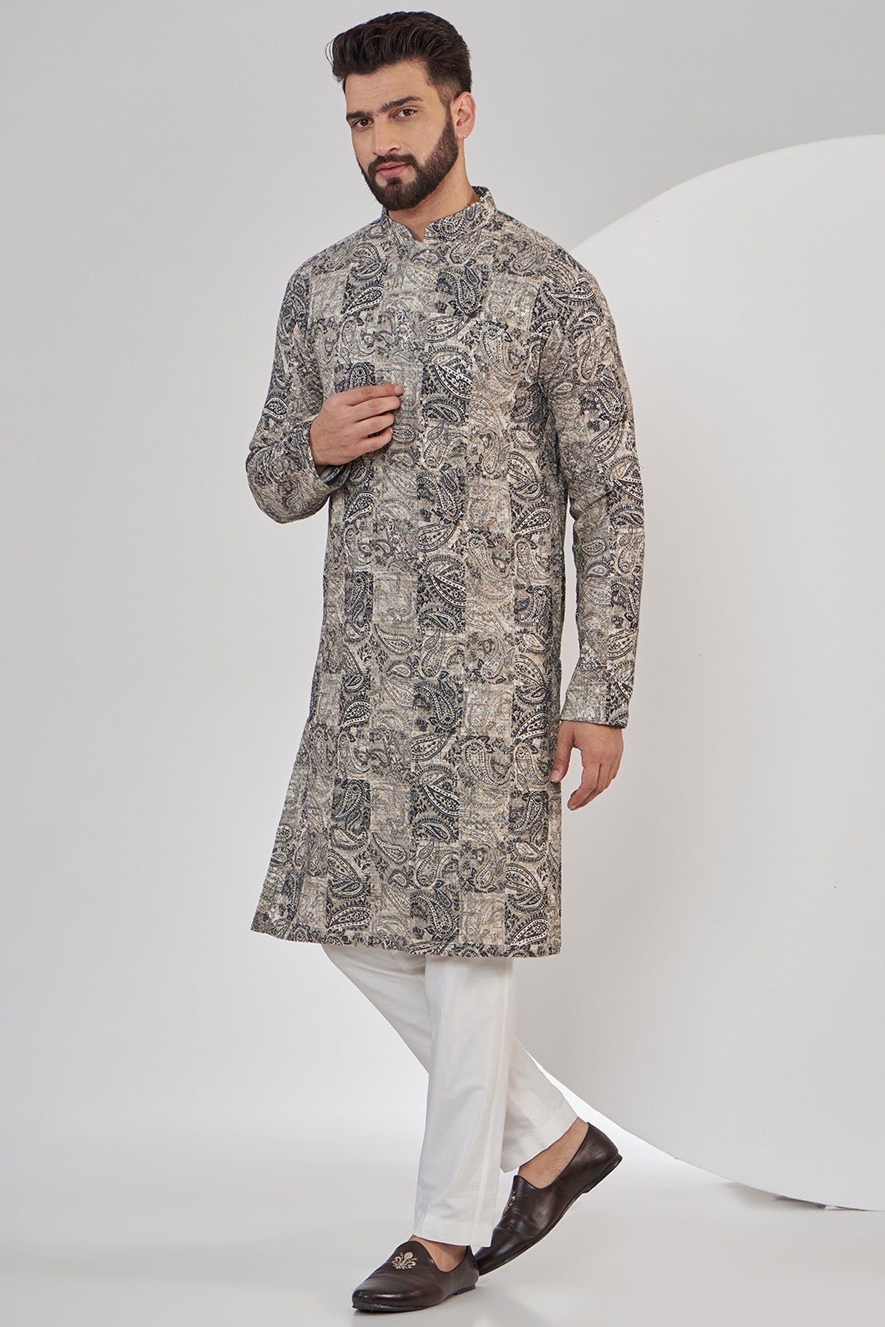 Grey embrodried kurta on print - kasbahmen