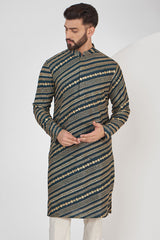 Blue Embroidered kurta with Zari-work - kasbahmen