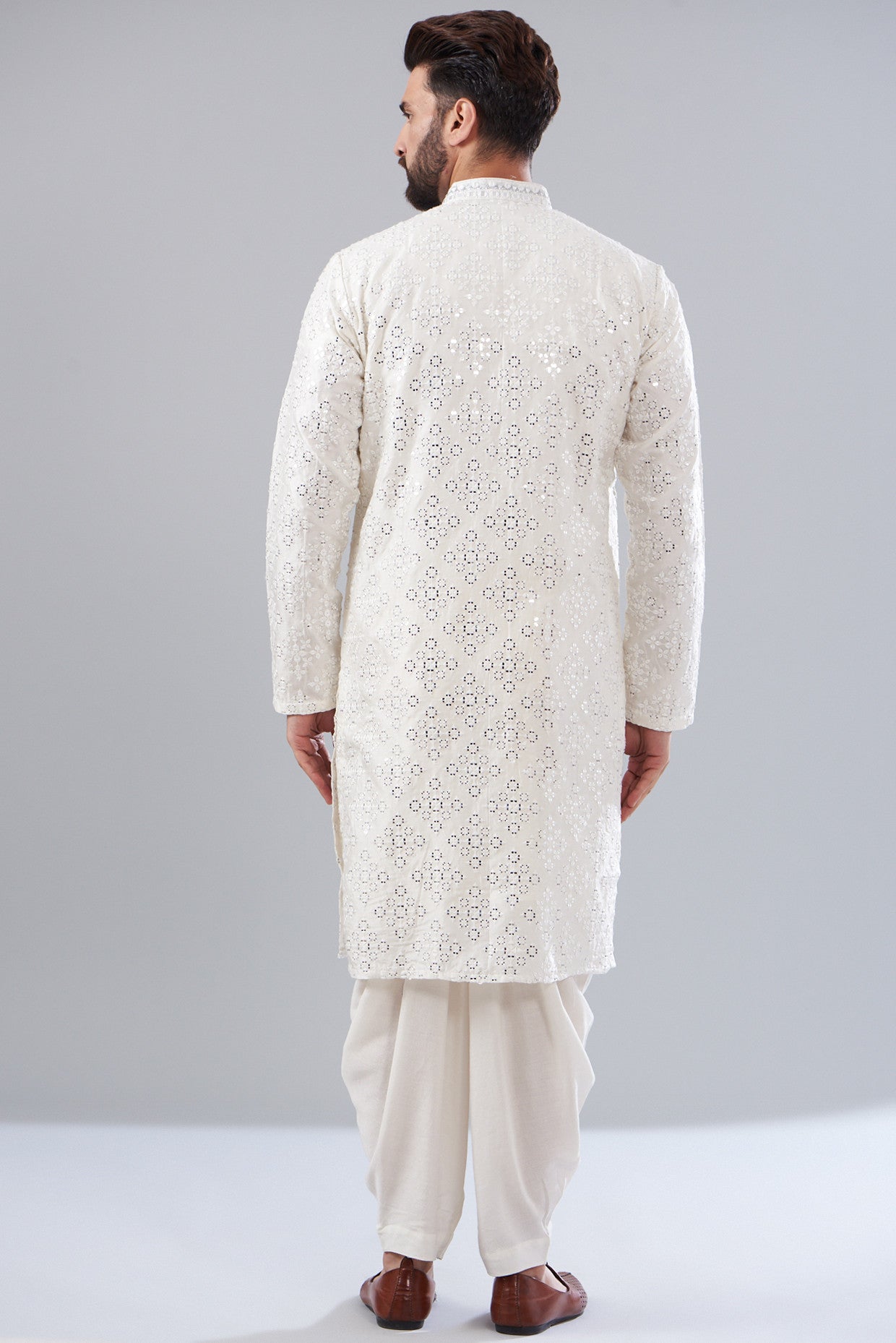 Off white mirror work kurta with hand embroidery - kasbahmen