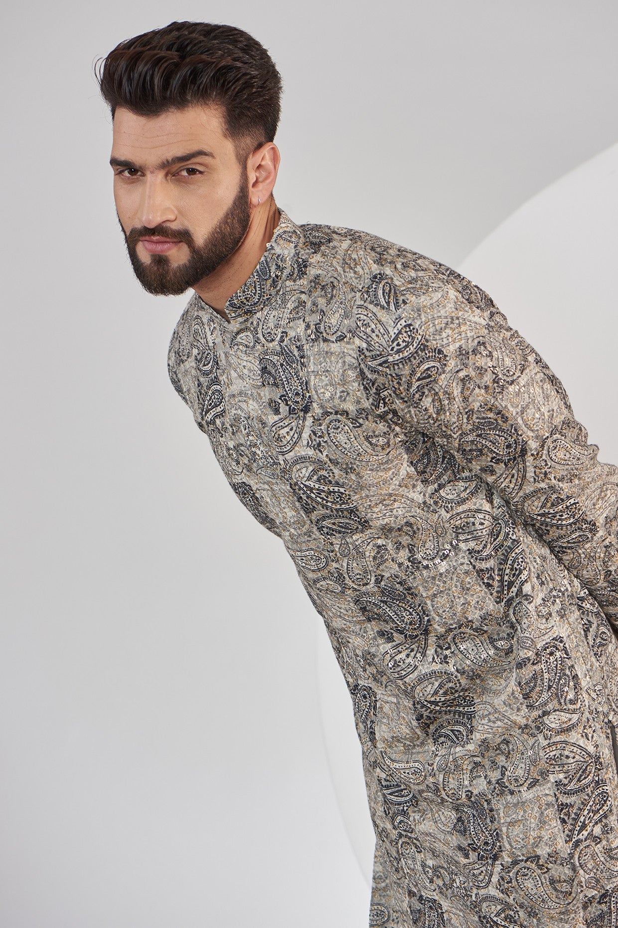 Grey embrodried kurta on print - kasbahmen