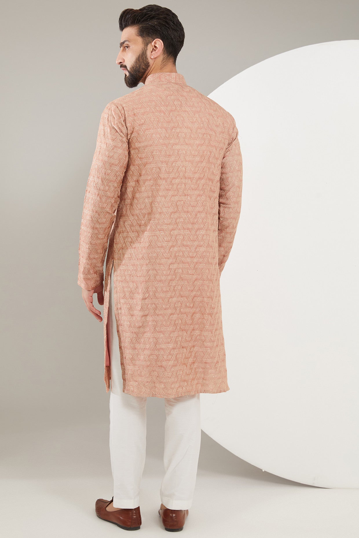 Peach Geometrically embroidered kurta - kasbahmen