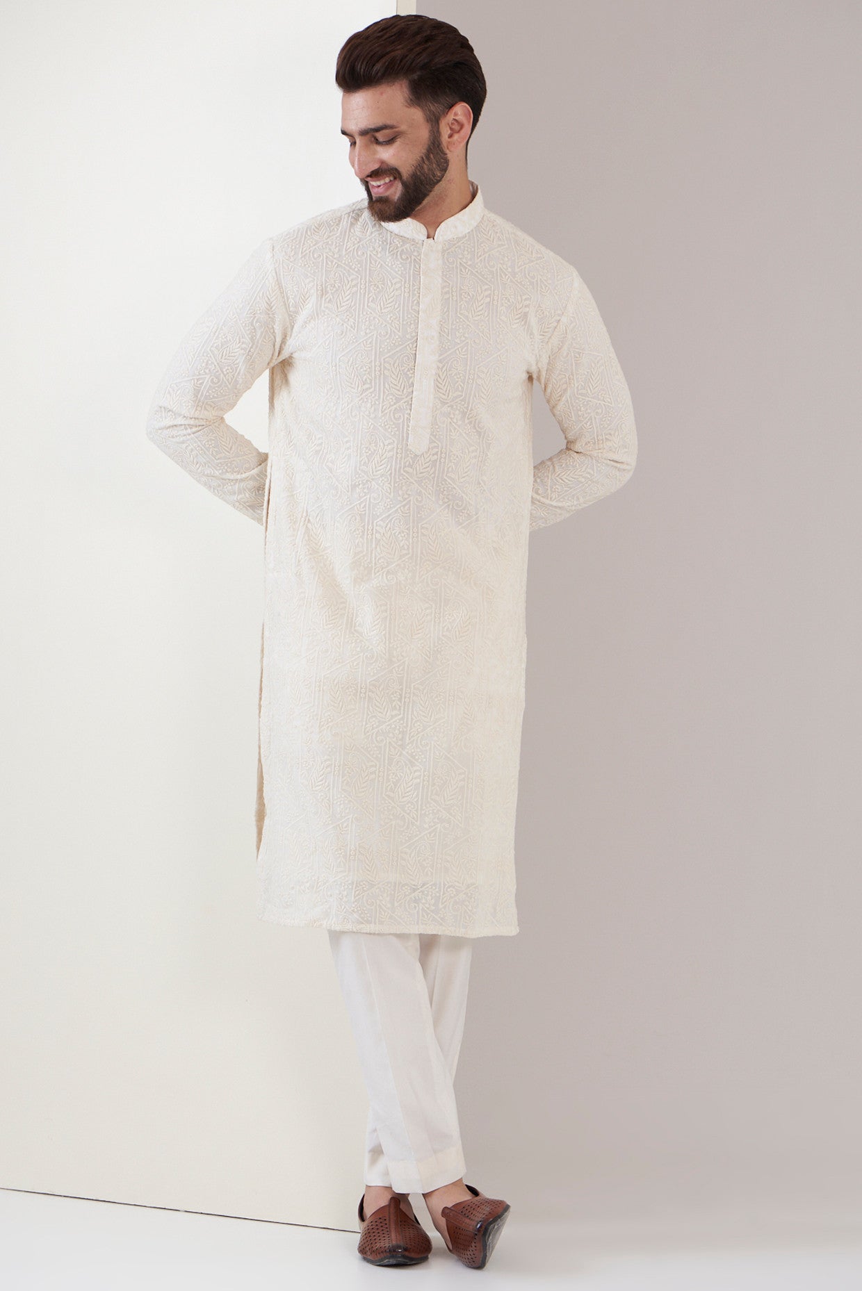 White Chikankari kurta - kasbahmen