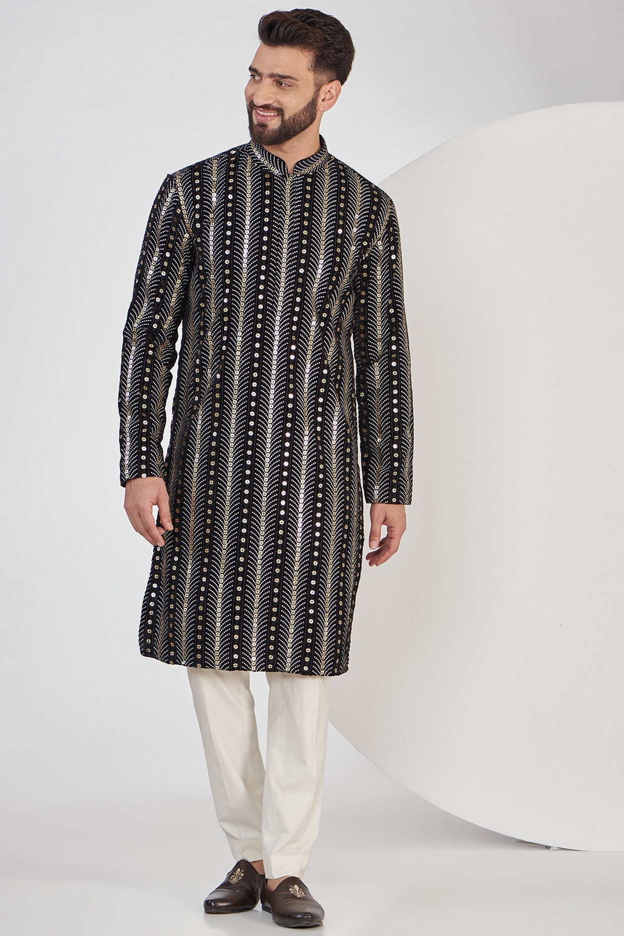 Black Velvet Embroidered Kurta - kasbahmen