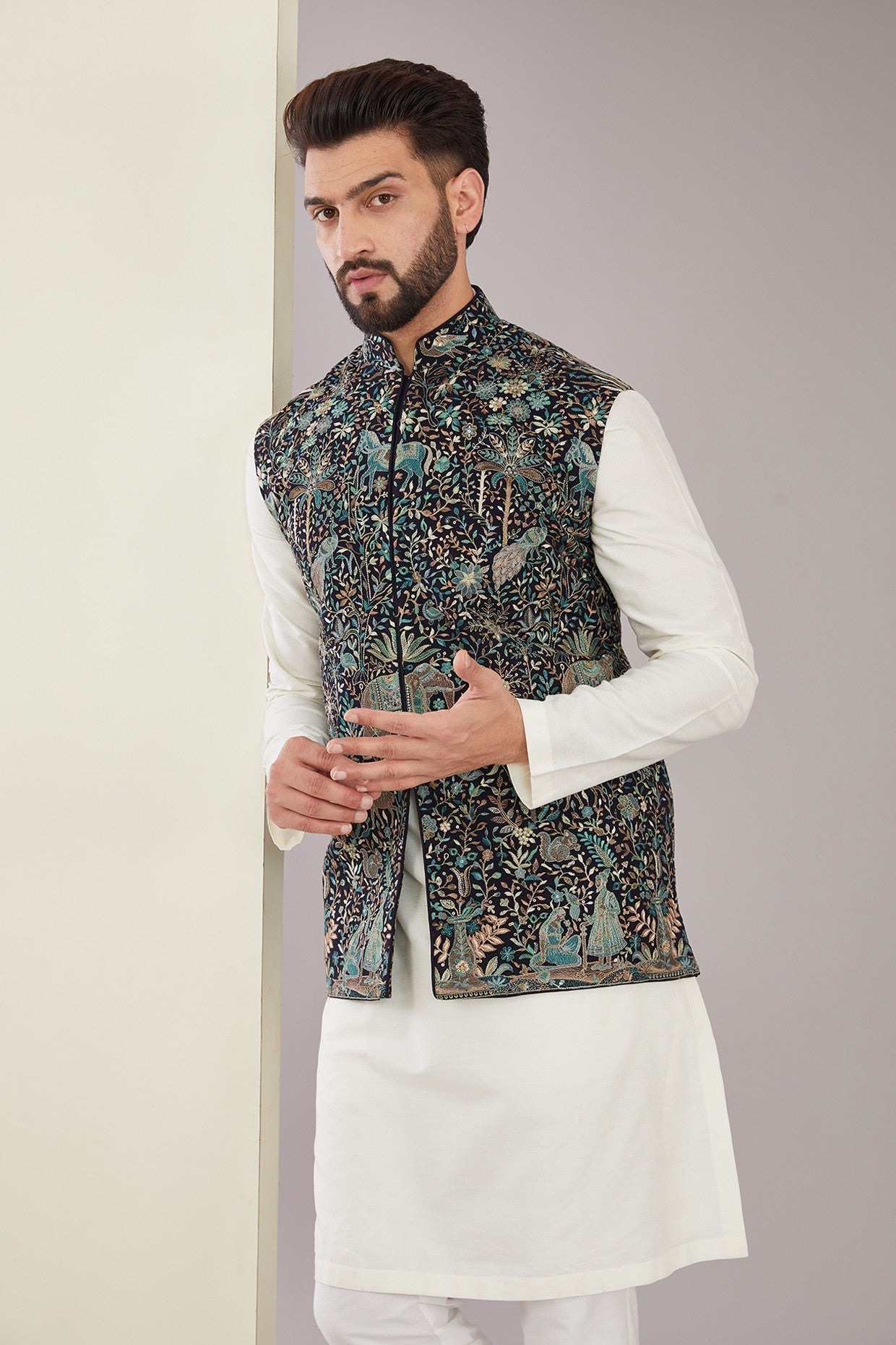 Kashmiri Embroidered Short Nehru Jacket - kasbahmen