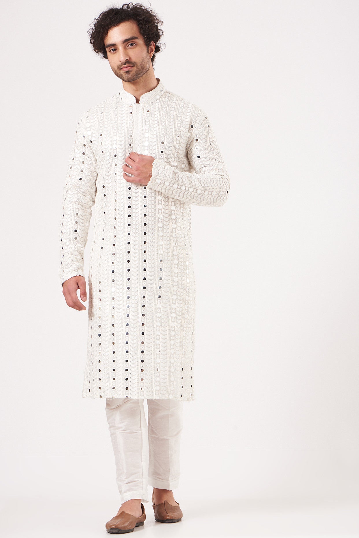 White Mirror Embroidered Kurta - kasbahmen